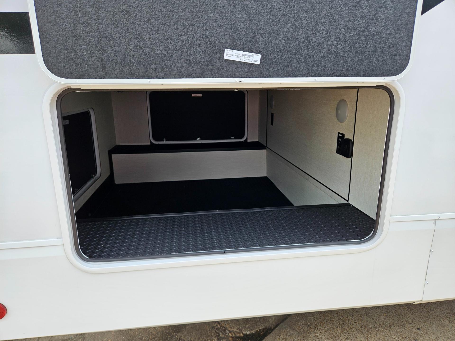 2026 Cherokee 2026 Cherokee Arctic Wolf Suite - thumbnail 41