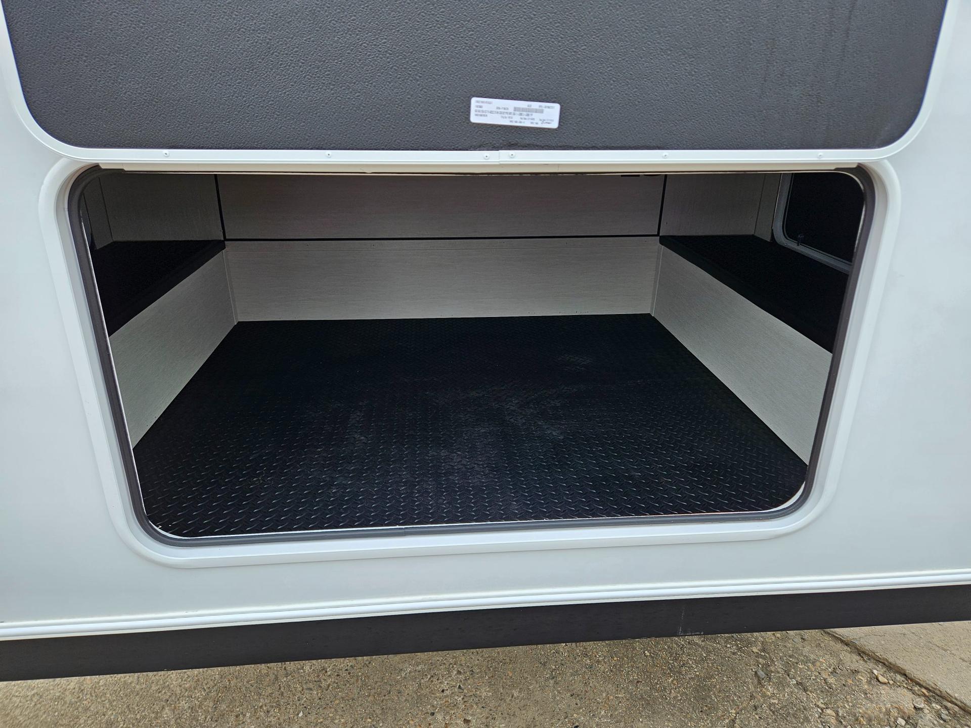 2026 Cherokee 2026 Cherokee Arctic Wolf Suite - thumbnail 42