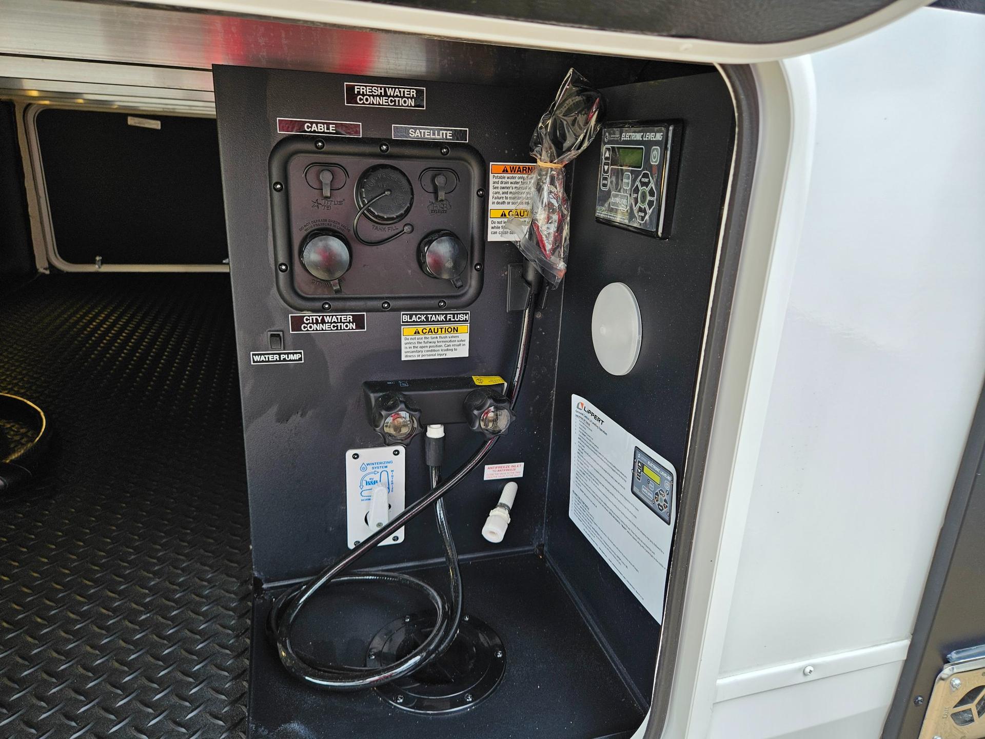 2026 Cherokee 2026 Cherokee Arctic Wolf Suite - thumbnail 44