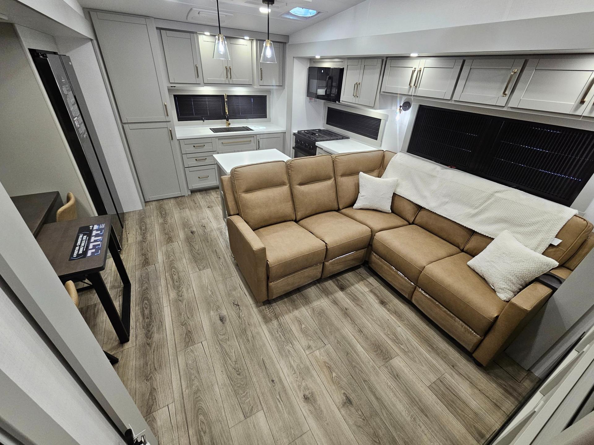 2026 Brinkley RV 2026 Brinkley RV Model Z - thumbnail 4