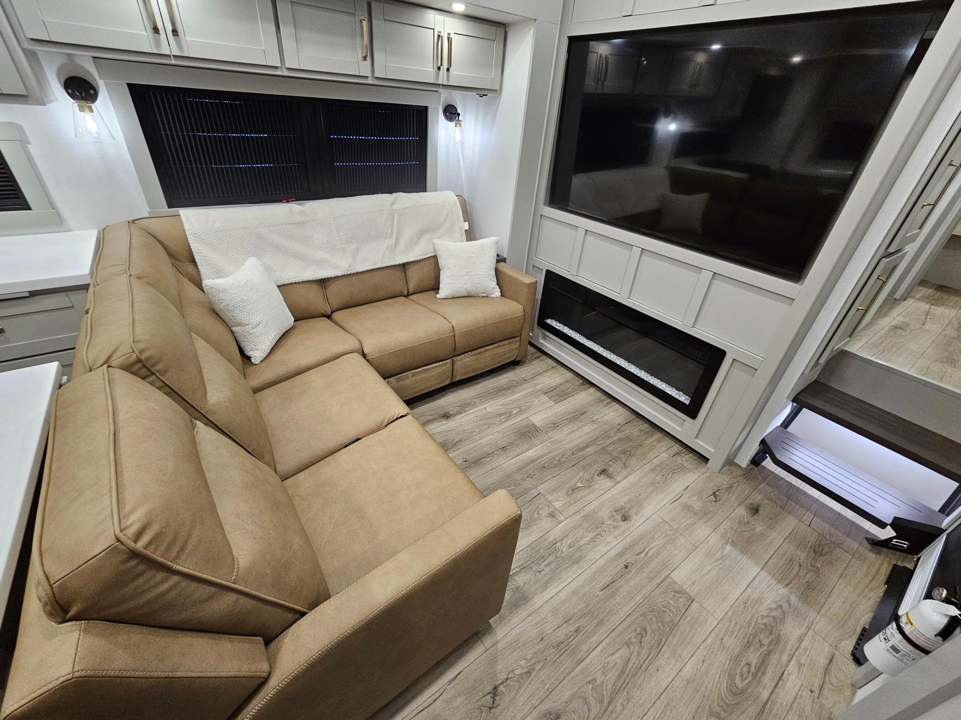 2026 Brinkley RV 2026 Brinkley RV Model Z - thumbnail 6