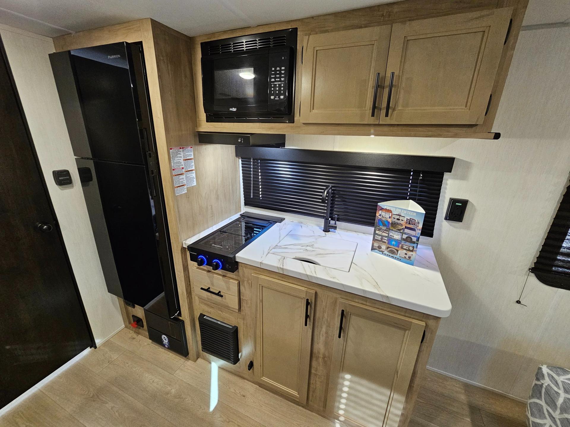 2026 FOREST RIVER 2026 FOREST RIVER Cherokee Wolf Pup - thumbnail 7