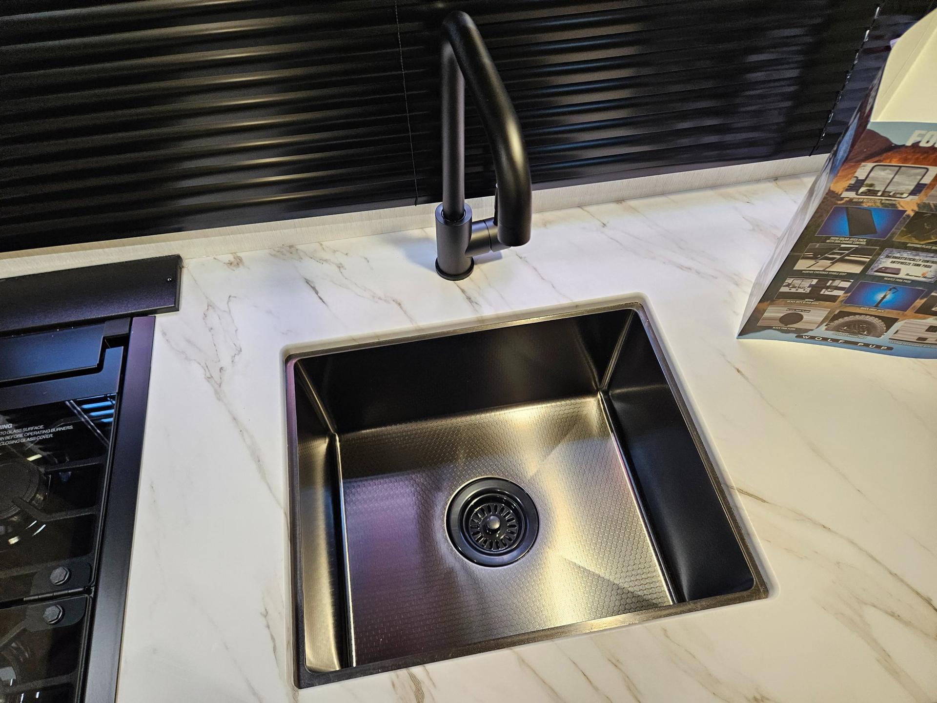 2026 FOREST RIVER 2026 FOREST RIVER Cherokee Wolf Pup - thumbnail 9