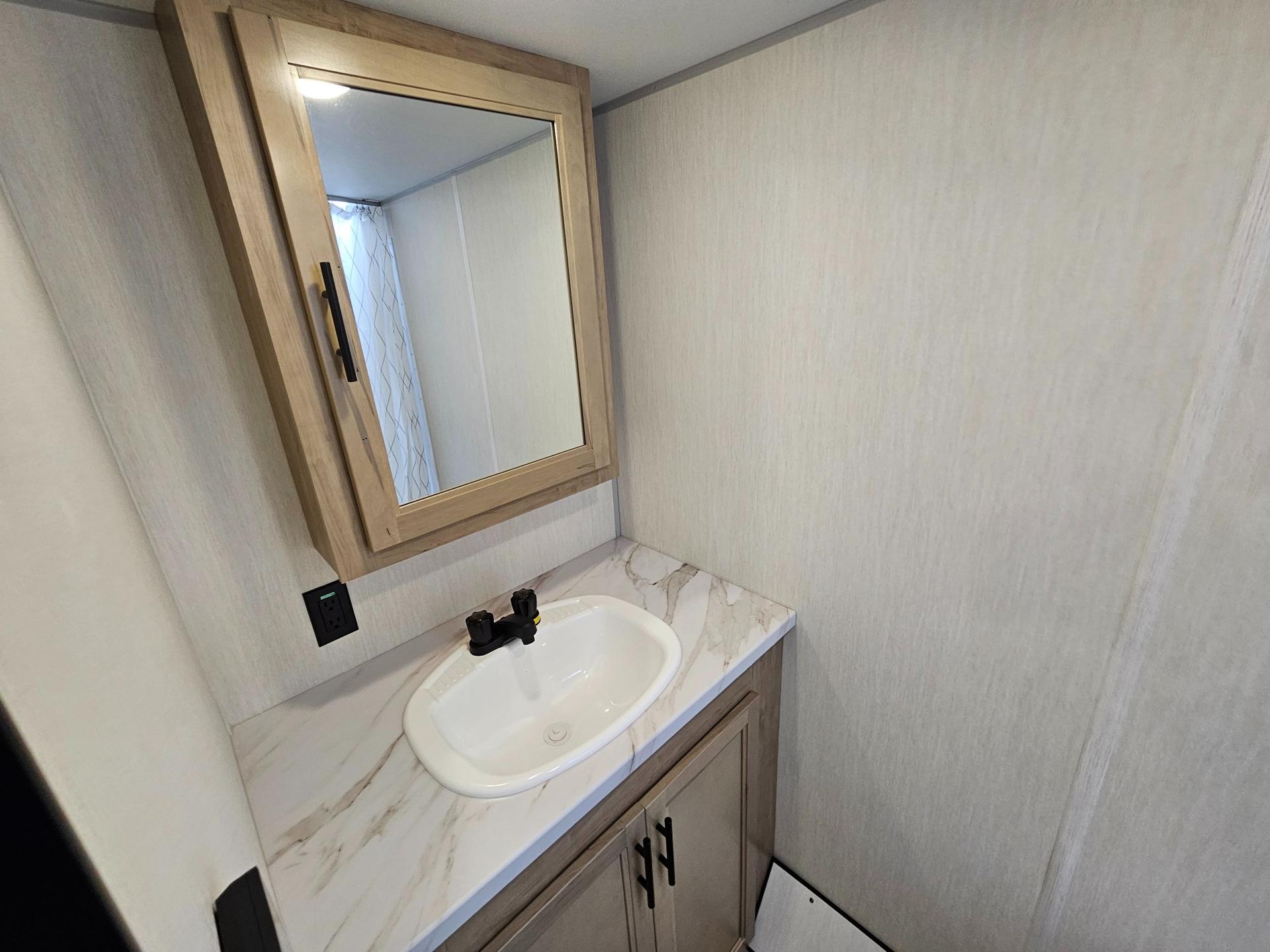 2026 FOREST RIVER 2026 FOREST RIVER Cherokee Wolf Pup - thumbnail 15