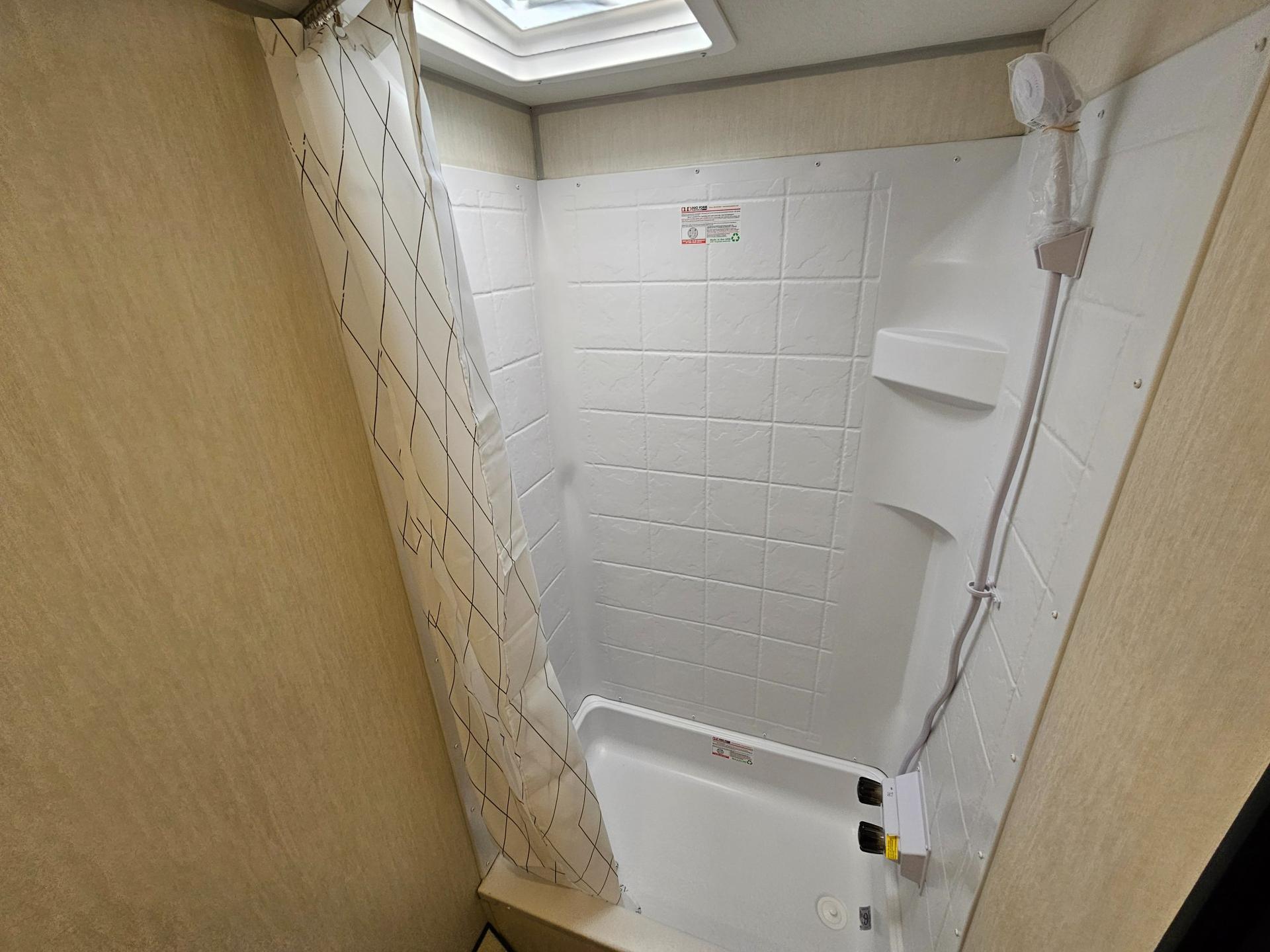 2026 FOREST RIVER 2026 FOREST RIVER Cherokee Wolf Pup - thumbnail 16