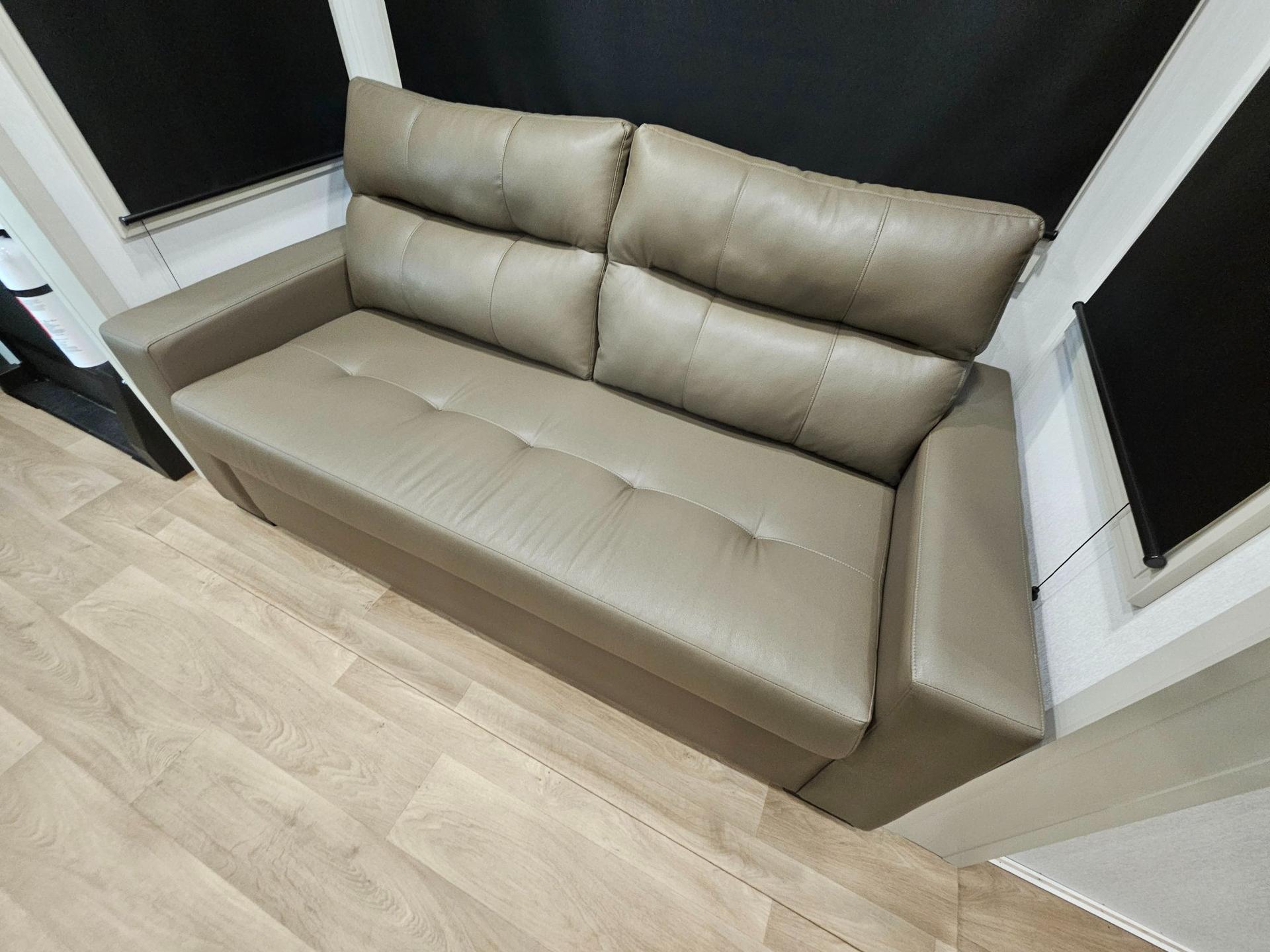 2026 Grand Design 2026 Grand Design Solitude - thumbnail 7