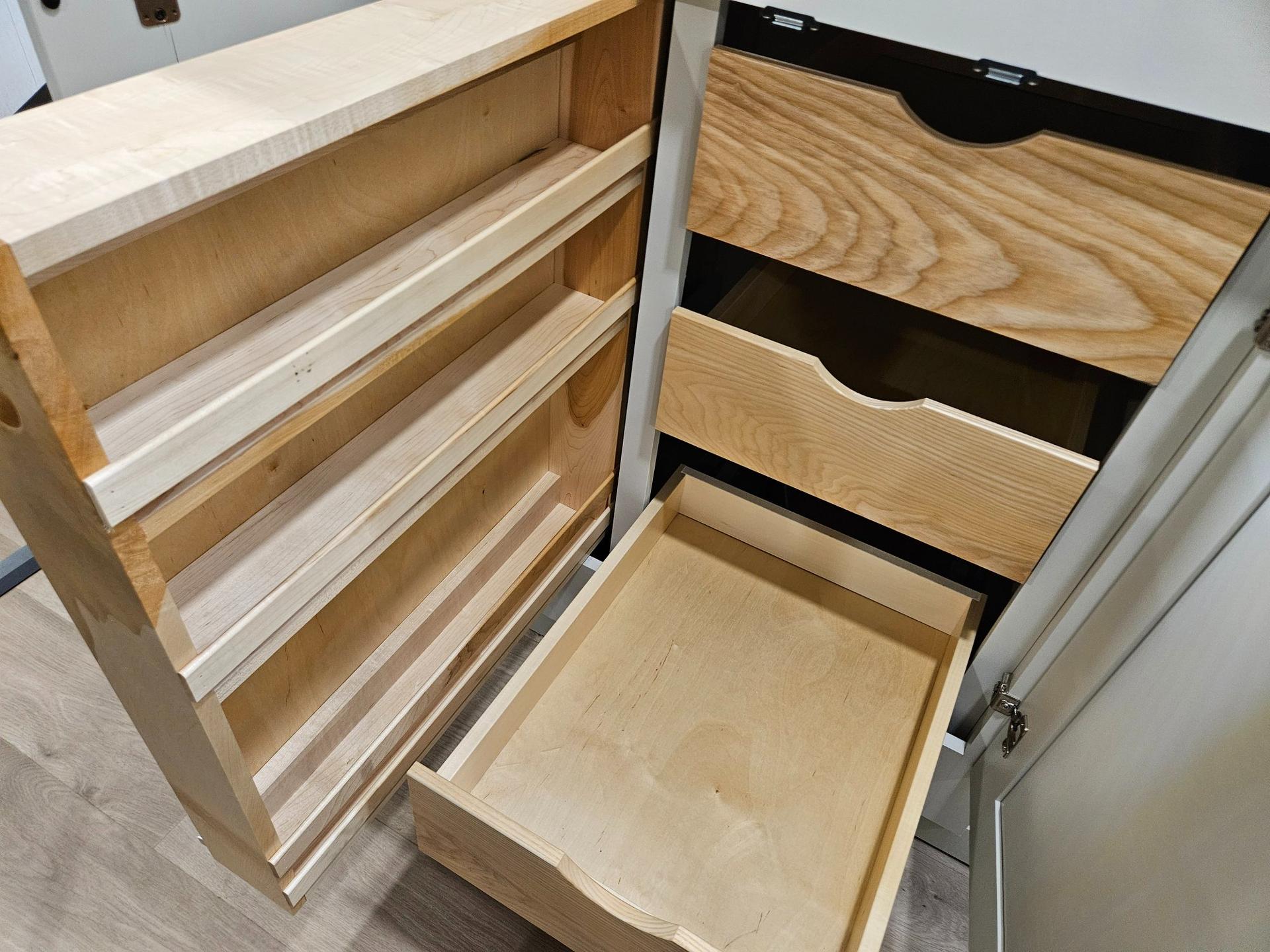 2026 Grand Design 2026 Grand Design Solitude - thumbnail 18