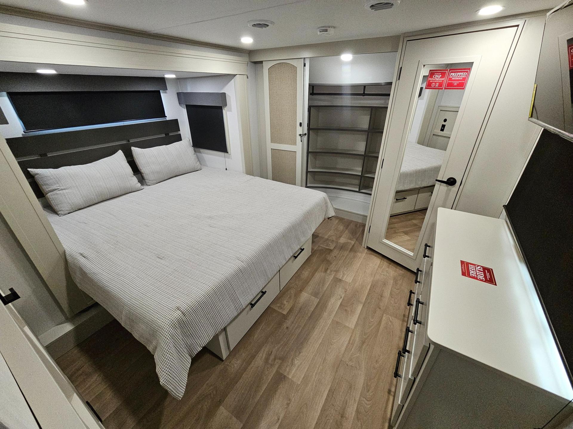 2026 Grand Design 2026 Grand Design Solitude - thumbnail 20