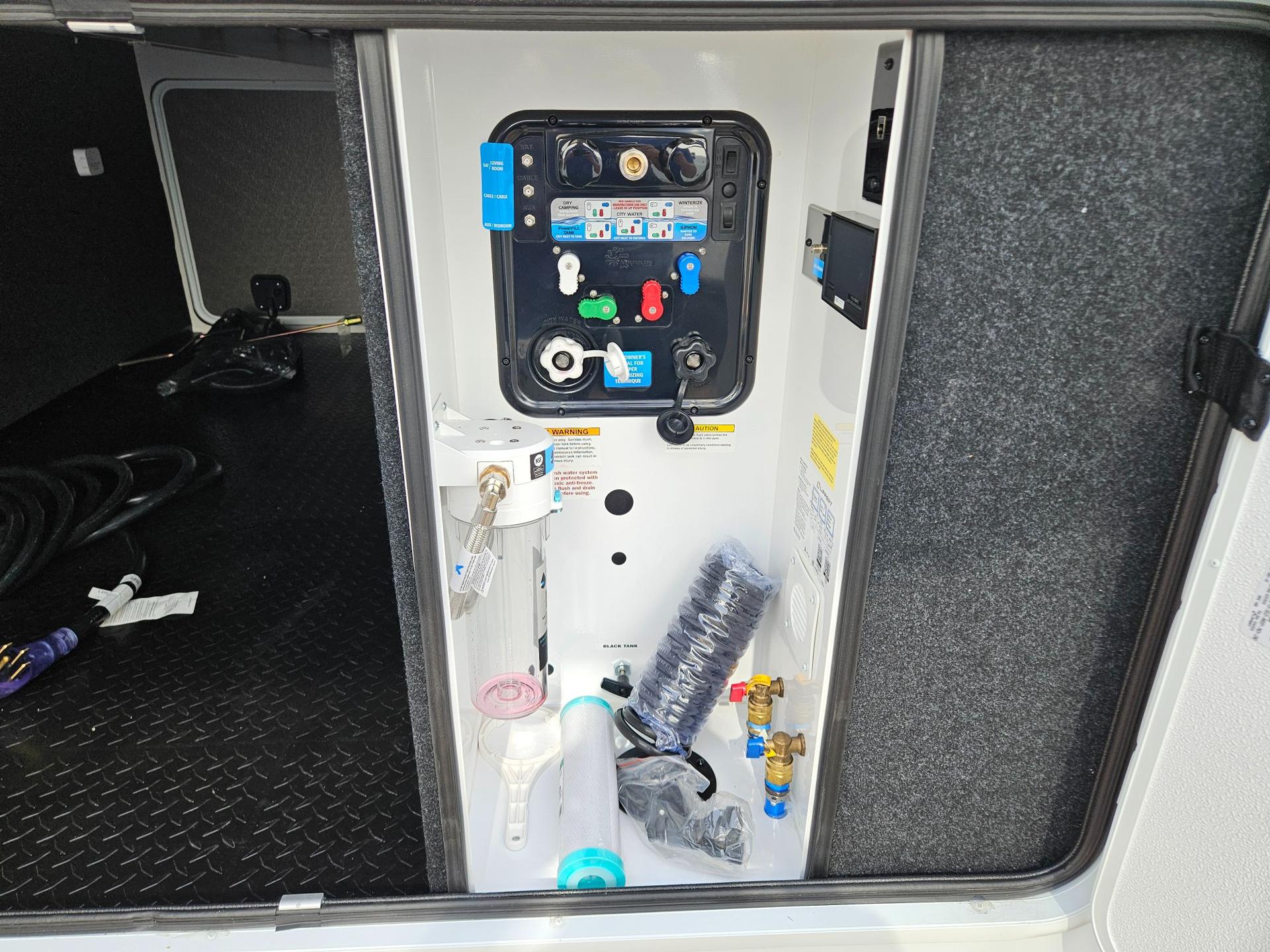 2026 Grand Design 2026 Grand Design Solitude - thumbnail 36