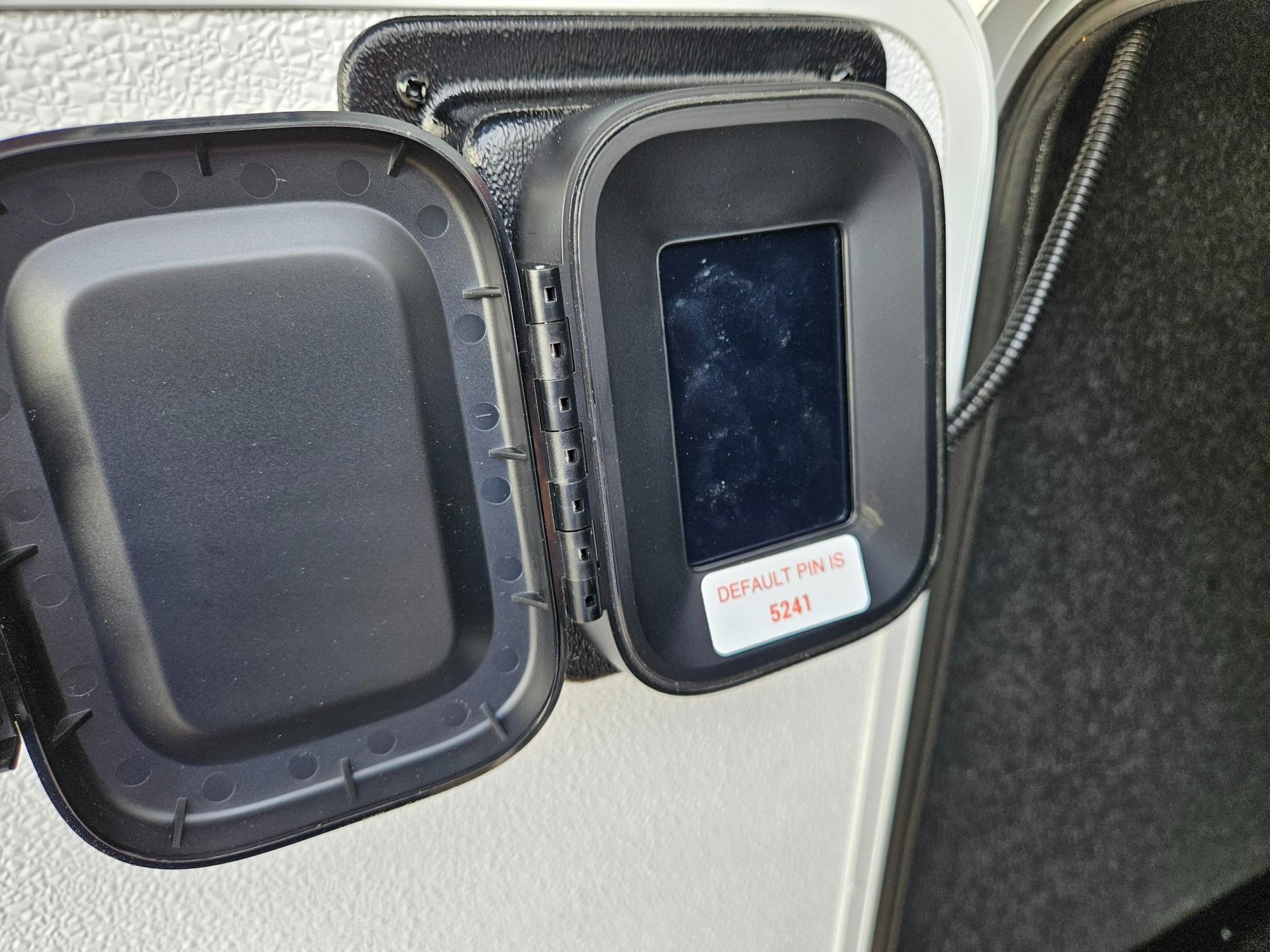 2026 Grand Design 2026 Grand Design Solitude - thumbnail 37