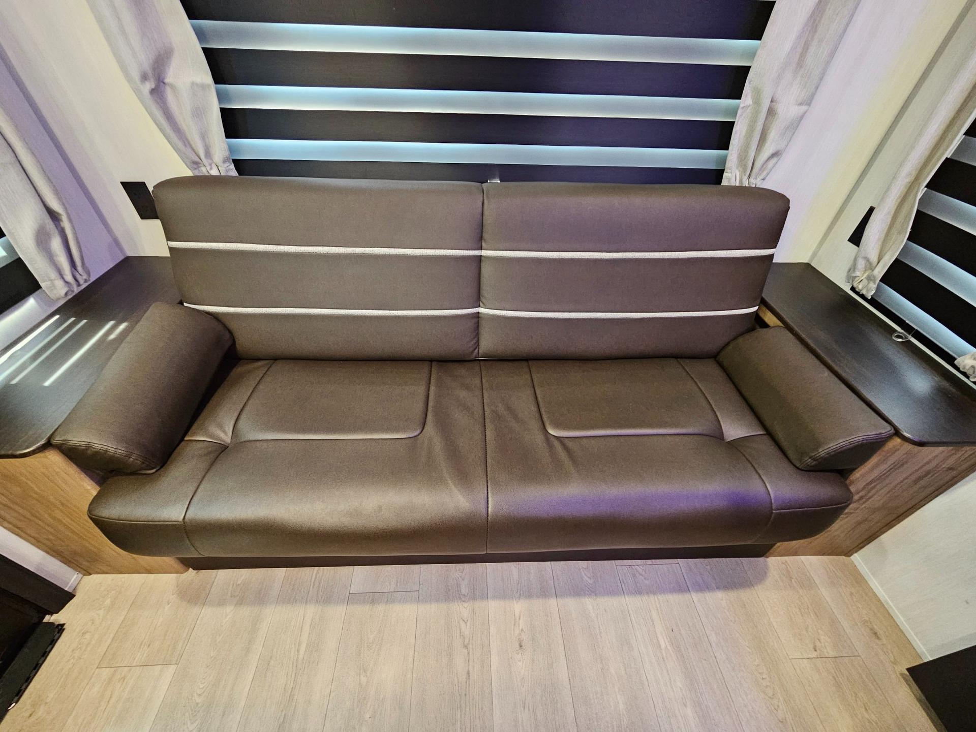 2025 Forest River 2025 Forest River Cherokee Grey Wolf - thumbnail 6