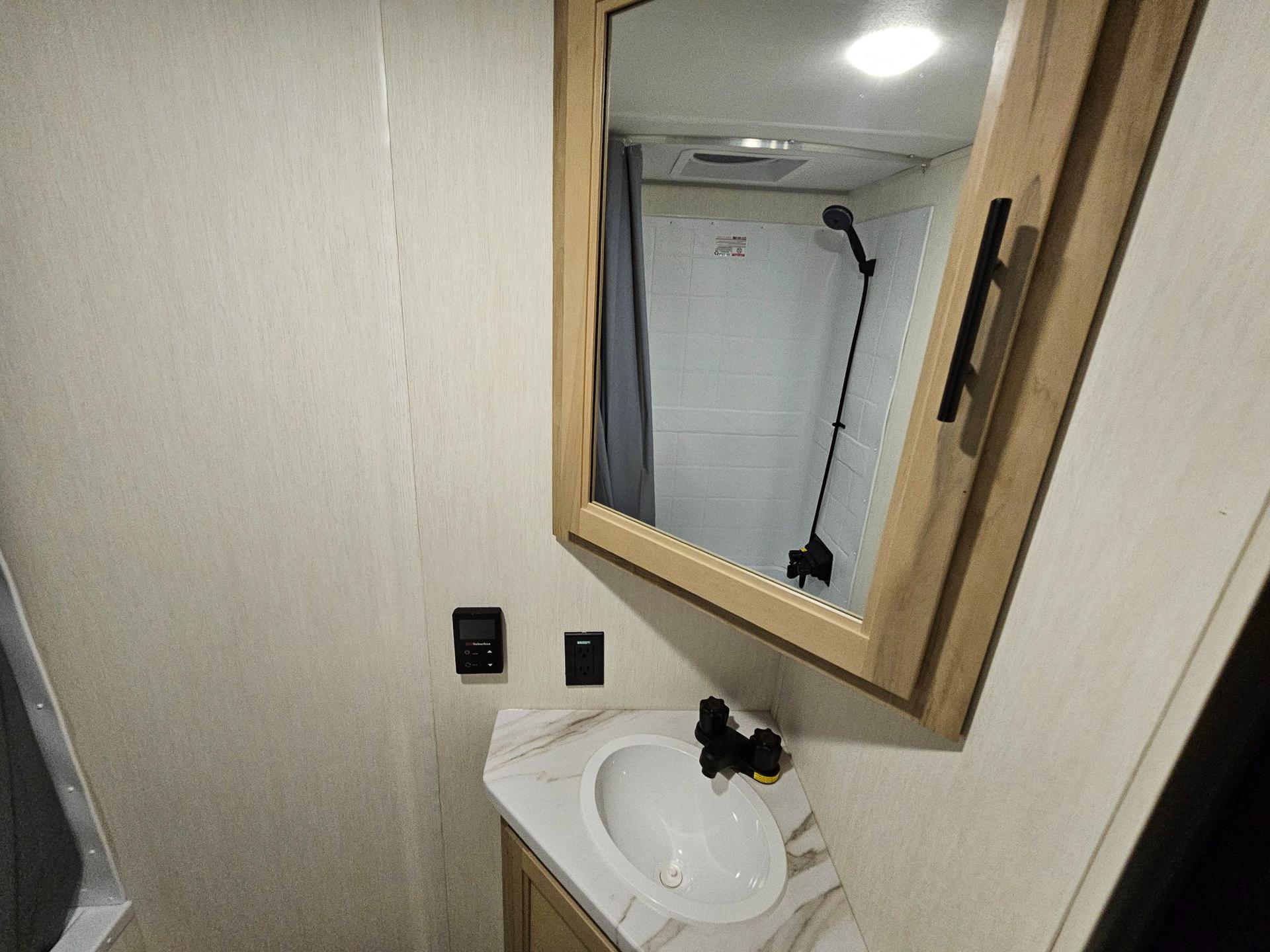 2026 FOREST RIVER 2026 FOREST RIVER Cherokee Wolf Pup Black Label - thumbnail 14