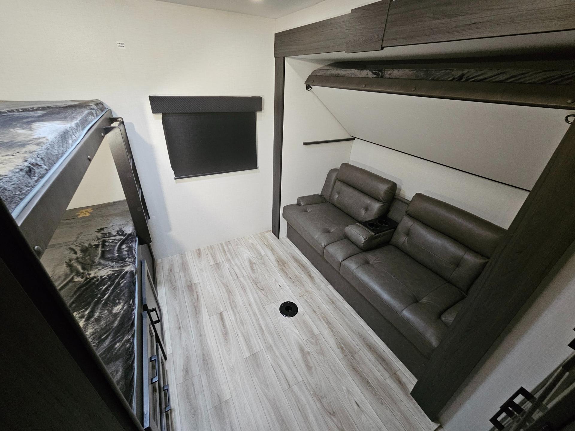 2026 Venture RV 2026 Venture RV SportTrek Touring Edition - thumbnail 18