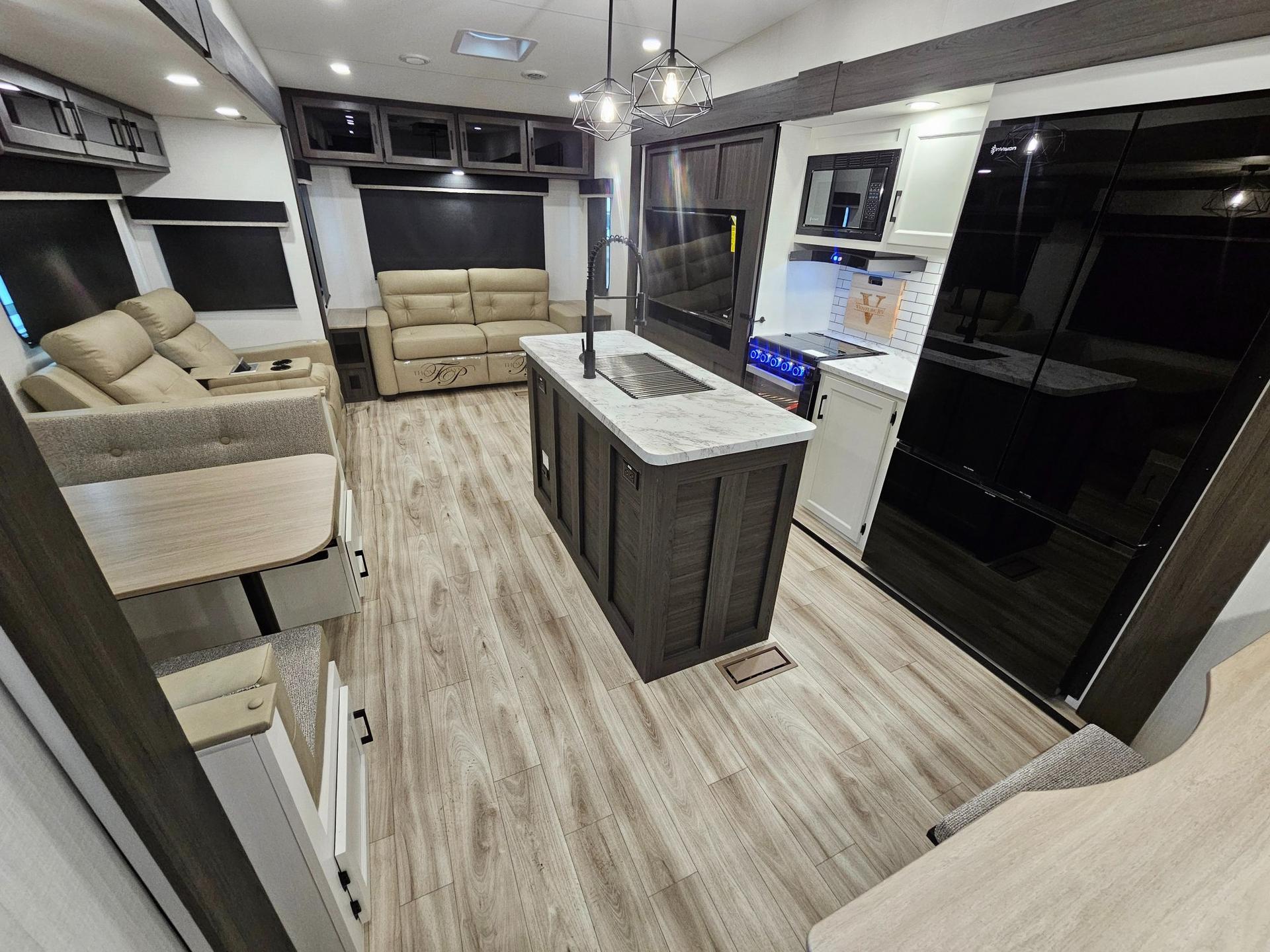 2026 Venture RV 2026 Venture RV SportTrek - thumbnail 4