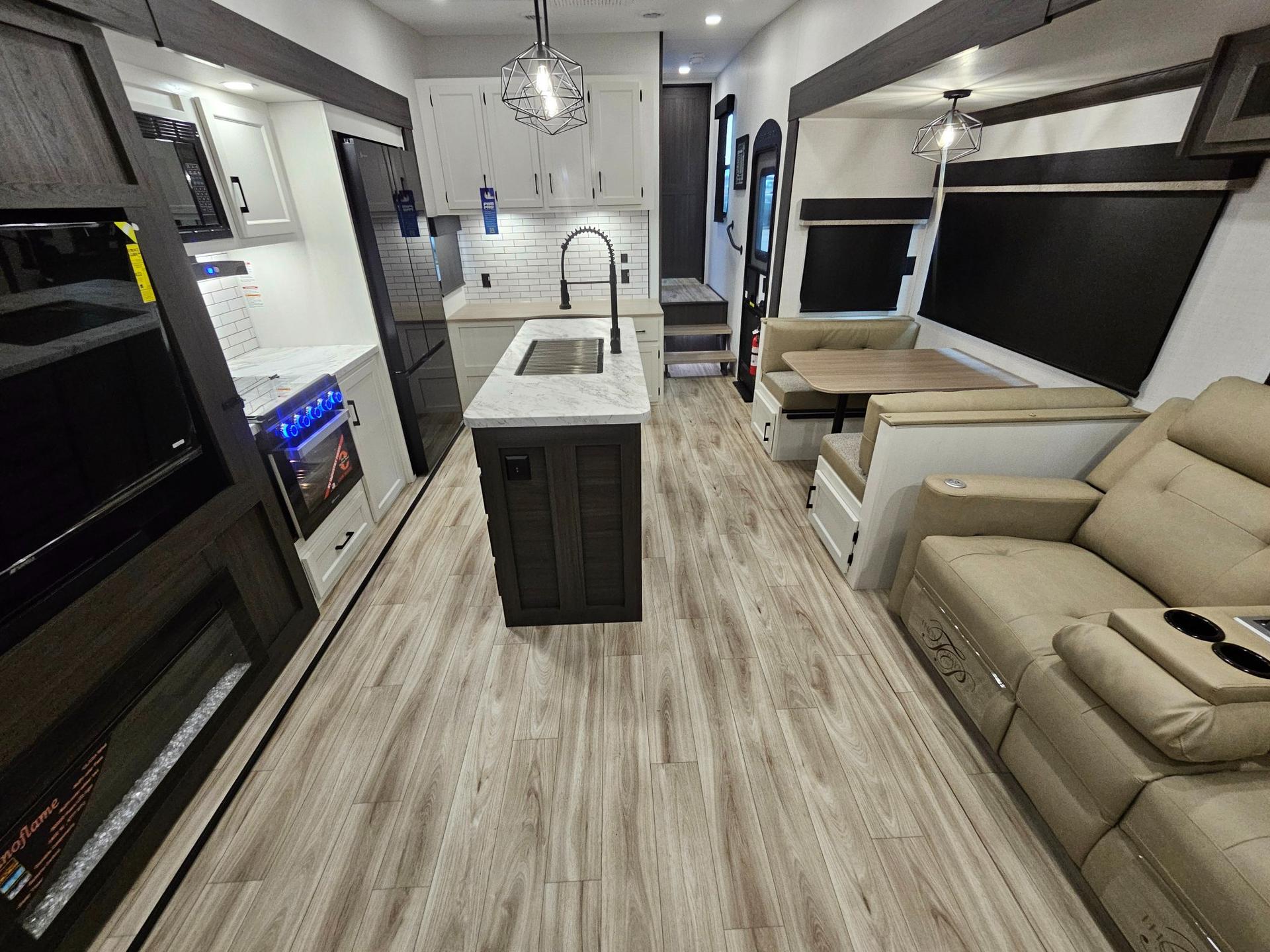 2026 Venture RV 2026 Venture RV SportTrek - thumbnail 5