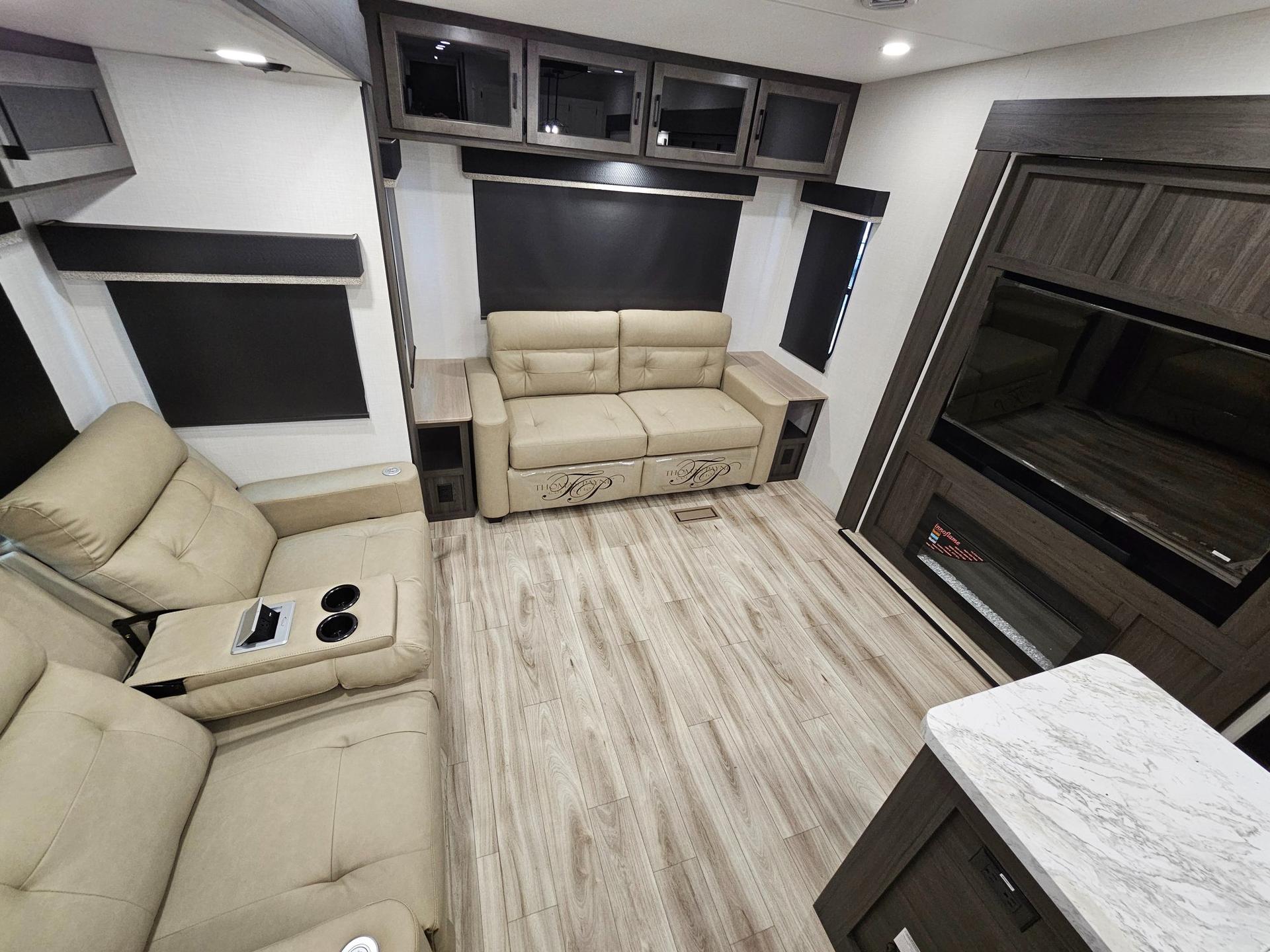 2026 Venture RV 2026 Venture RV SportTrek - thumbnail 6