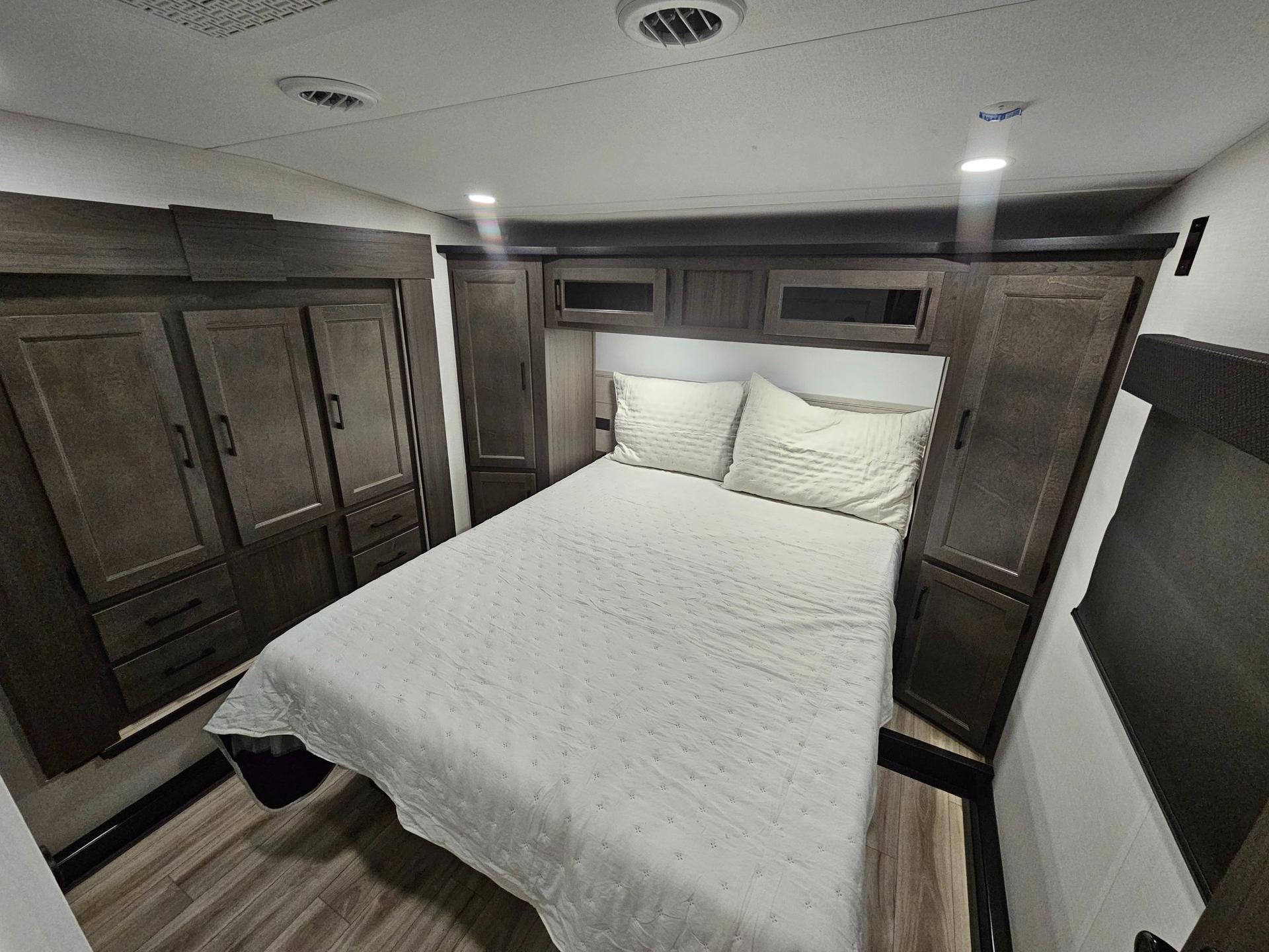 2026 Venture RV 2026 Venture RV SportTrek - thumbnail 18