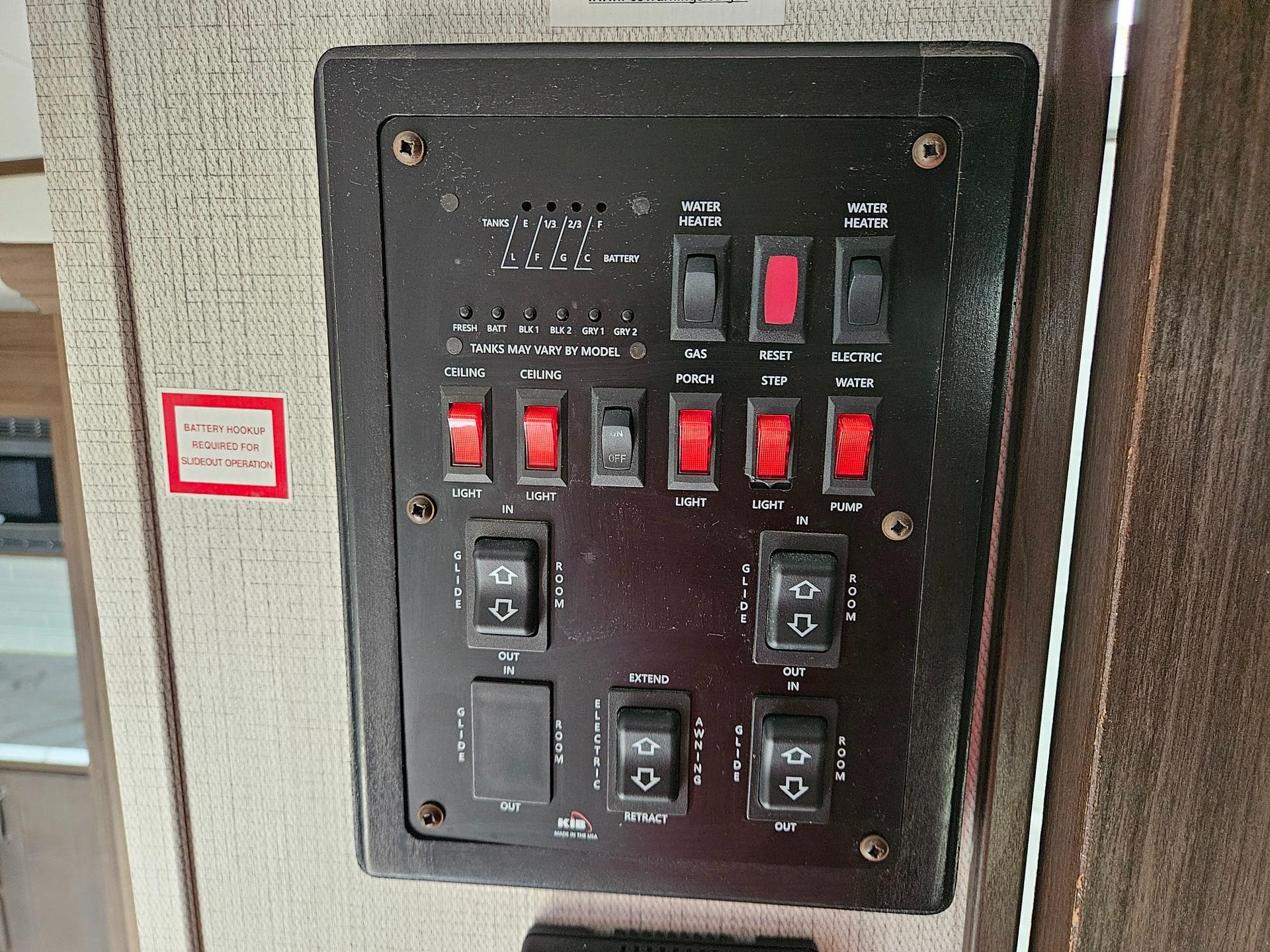 2021 Keystone 2021 Keystone Laredo - thumbnail 19