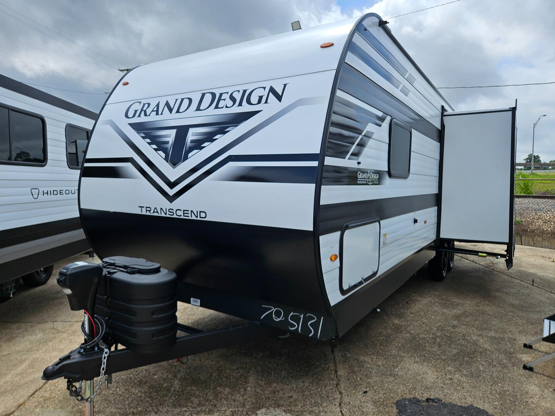 2027 Grand Design 2027 Grand Design Transcend - thumbnail 3