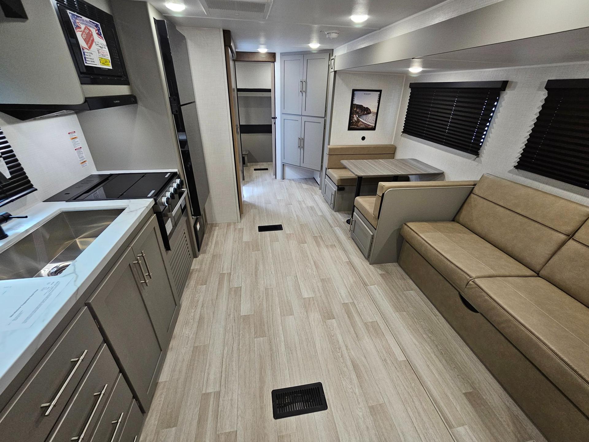 2027 Keystone RV 2027 Keystone RV Hideout - thumbnail 4