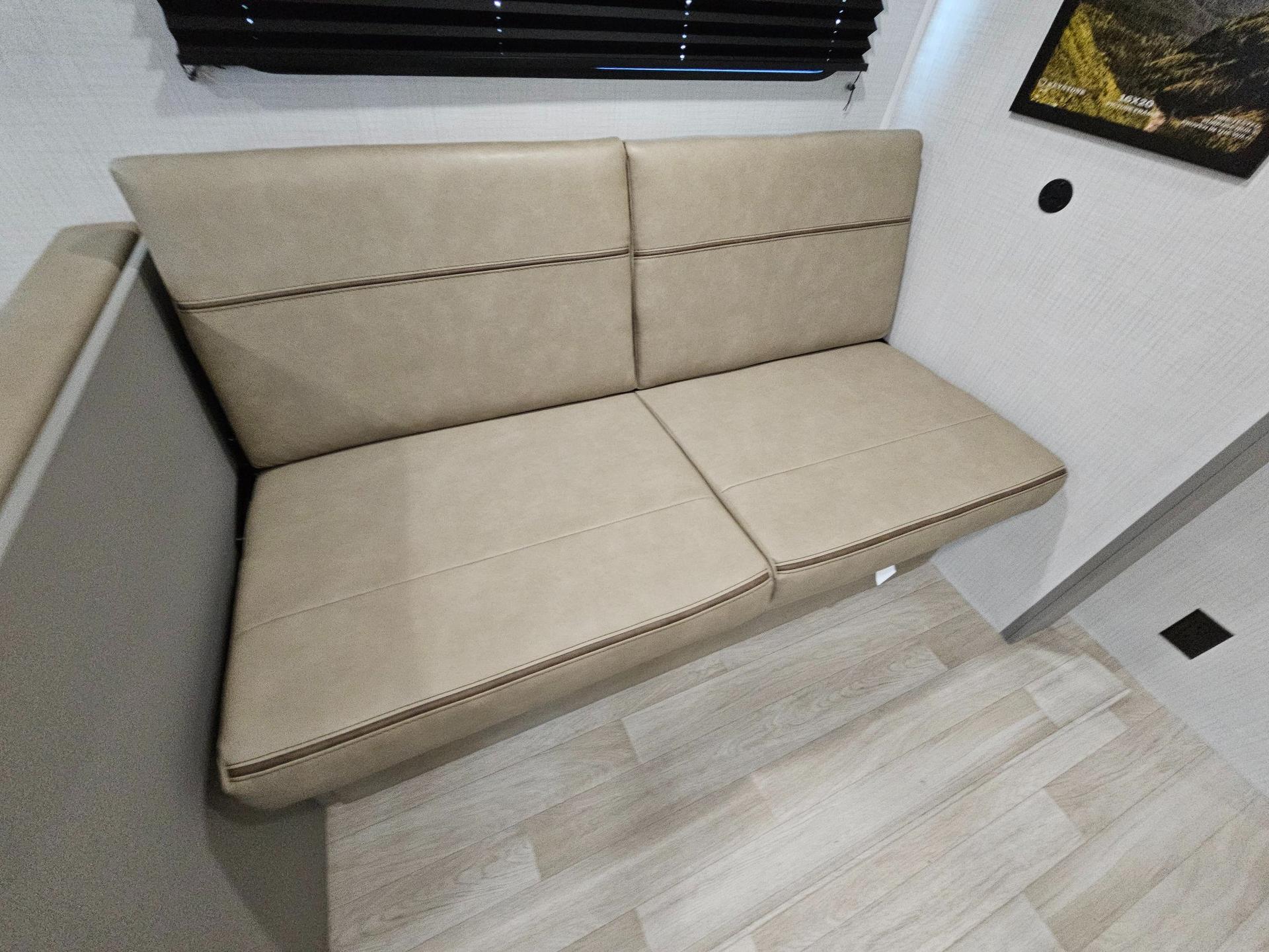 2027 Keystone RV 2027 Keystone RV Hideout - thumbnail 6