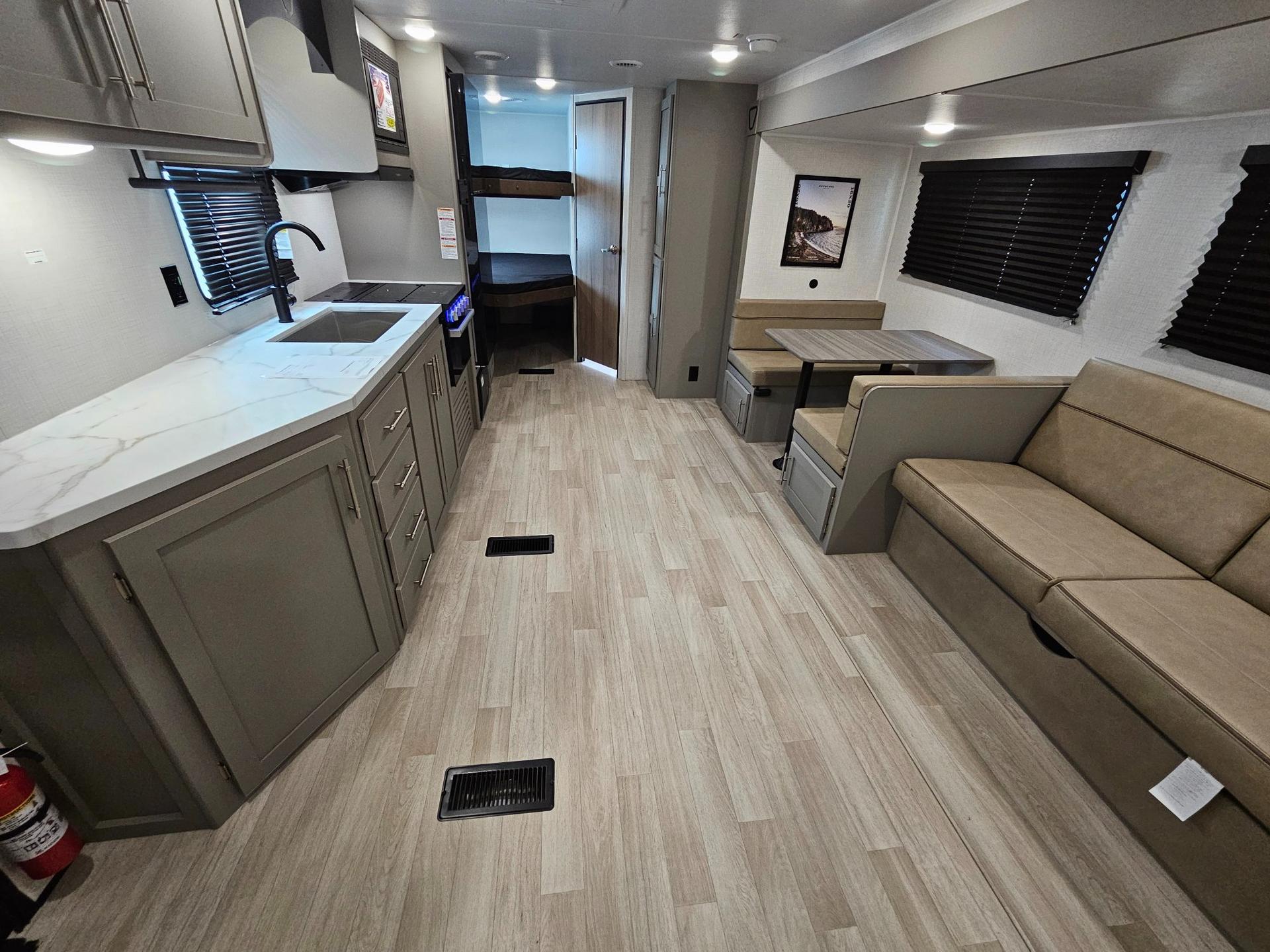 2027 Keystone RV 2027 Keystone RV Hideout - thumbnail 4
