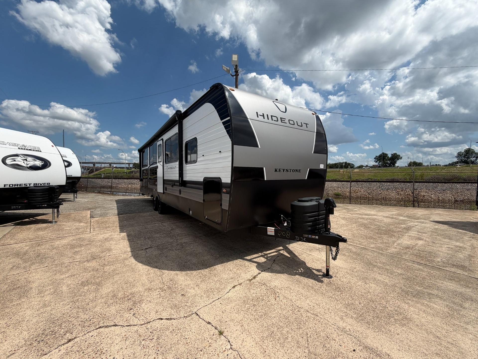 2027 Keystone RV Hideout 31SUNROOM