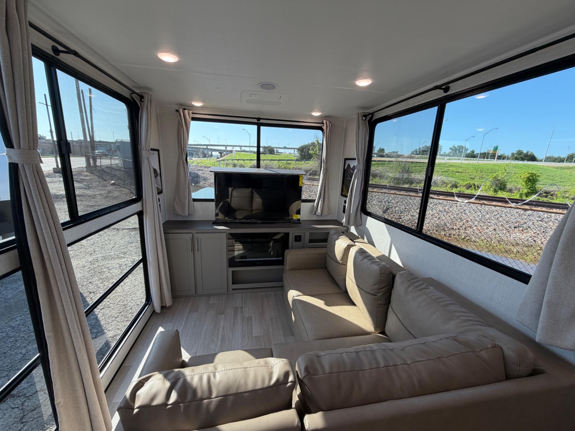 2027 Keystone RV 2027 Keystone RV Hideout - thumbnail 8