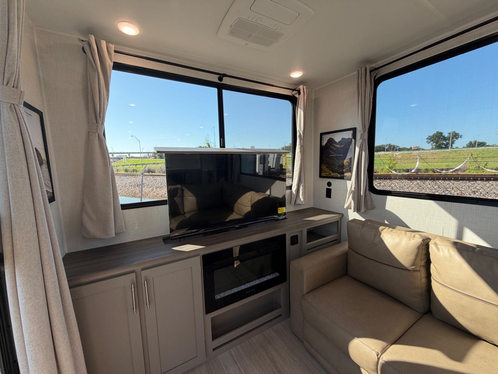 2027 Keystone RV 2027 Keystone RV Hideout - thumbnail 9