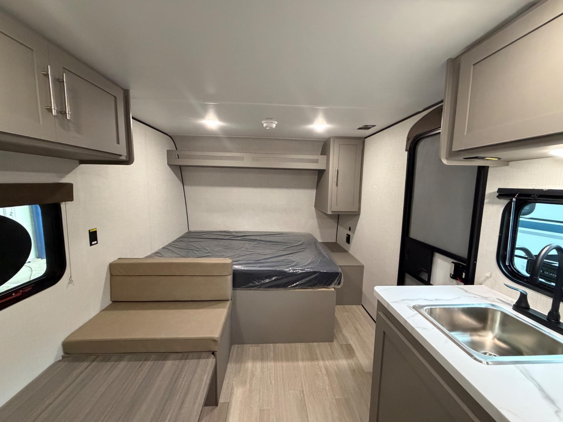 2027 Keystone RV 2027 Keystone RV Hideout - thumbnail 6