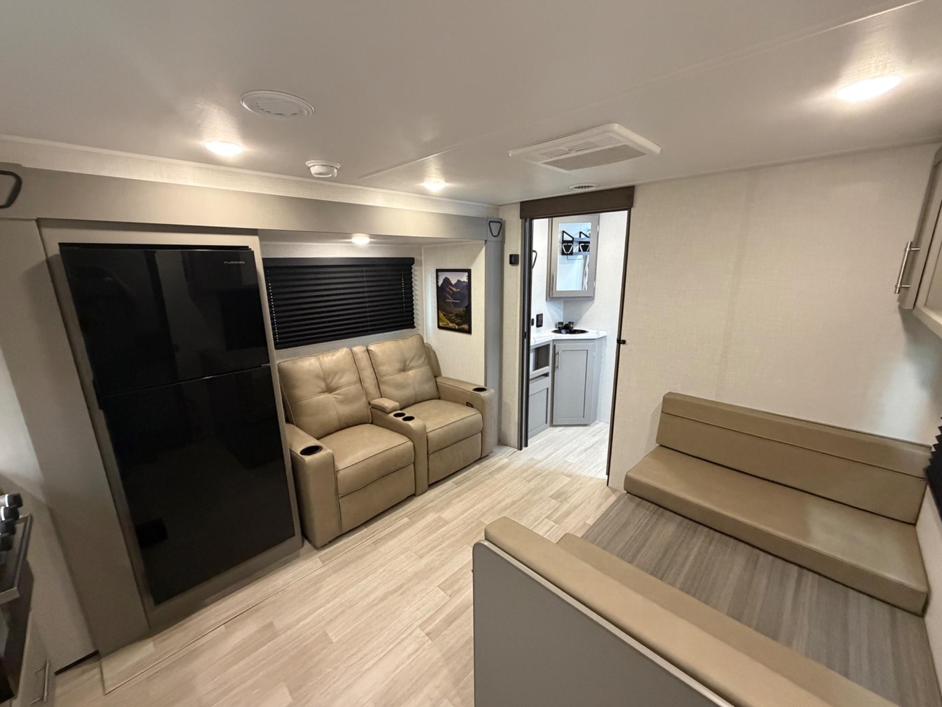 2027 Keystone RV 2027 Keystone RV Hideout - thumbnail 9