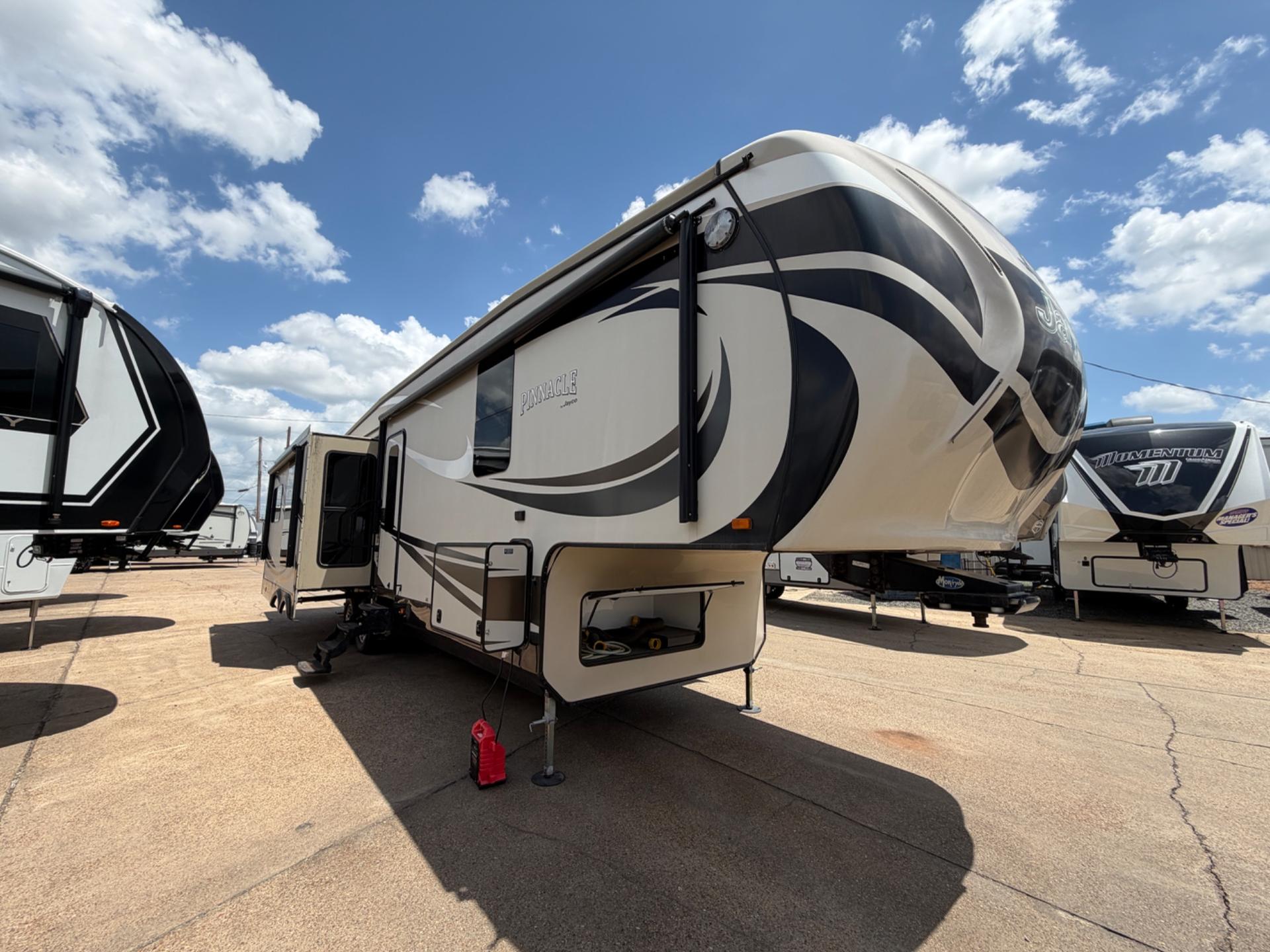 2015 Jayco 2015 Jayco Pinnacle - thumbnail 3