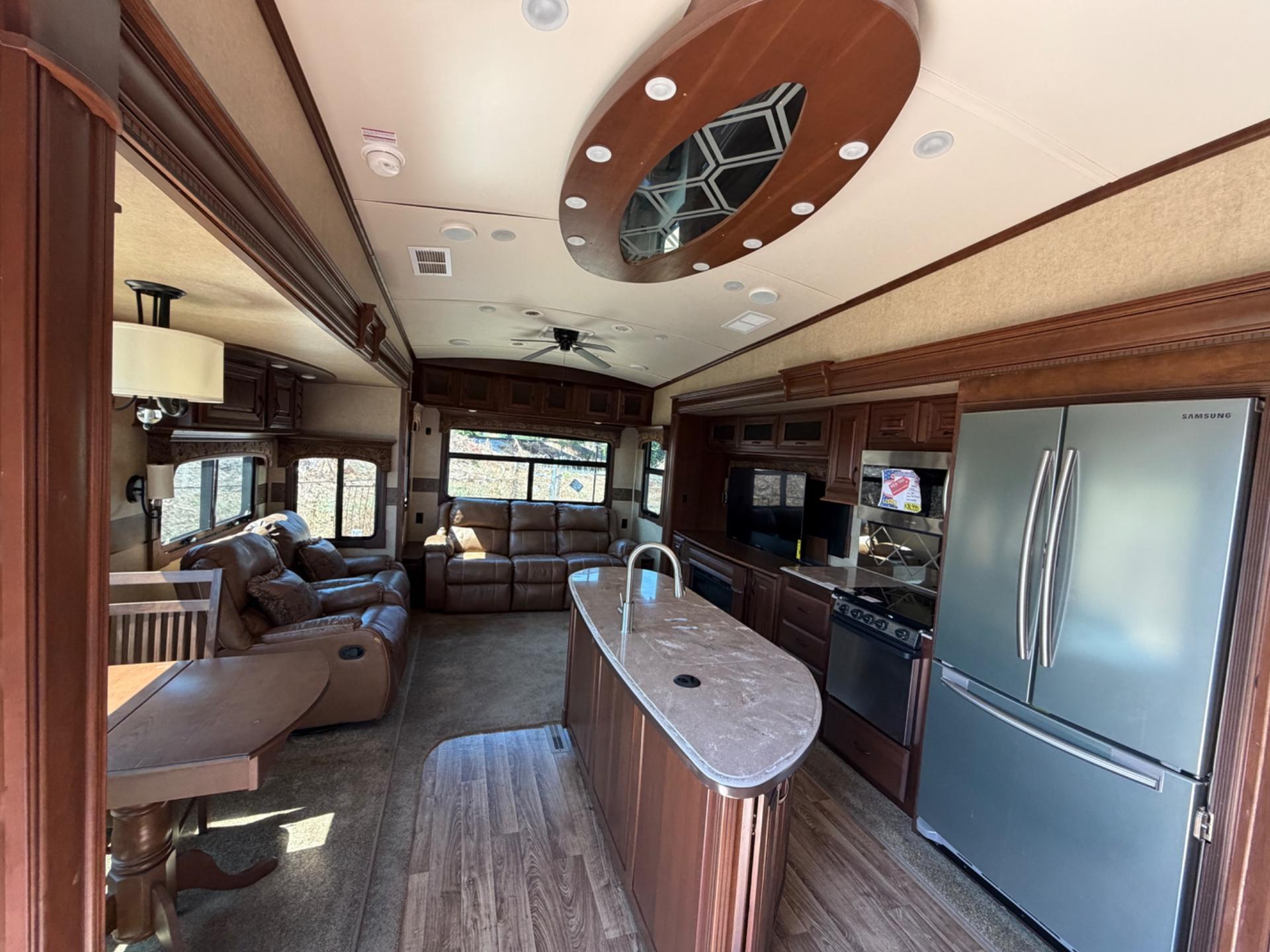 2015 Jayco 2015 Jayco Pinnacle - thumbnail 5