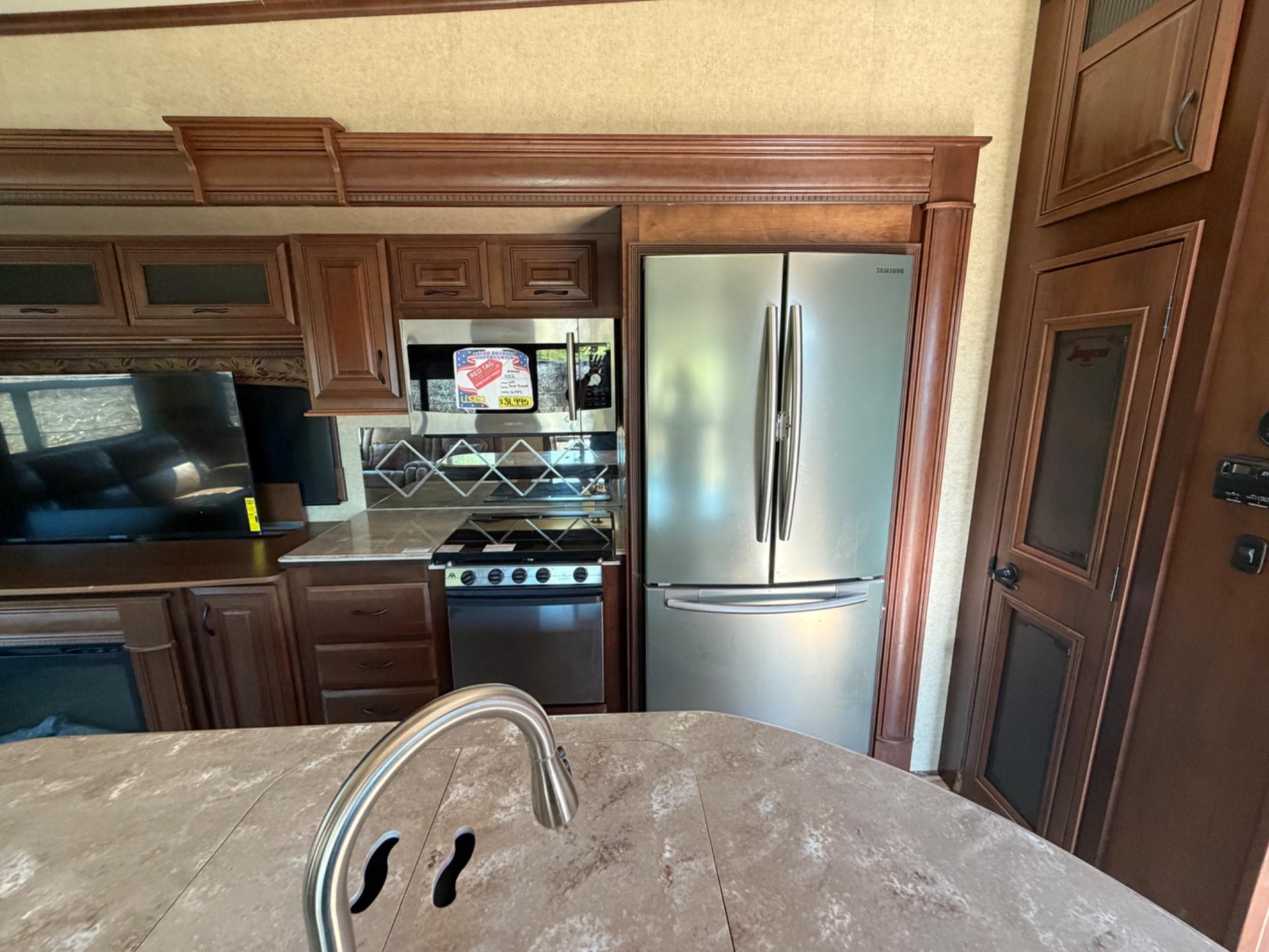 2015 Jayco 2015 Jayco Pinnacle - thumbnail 11