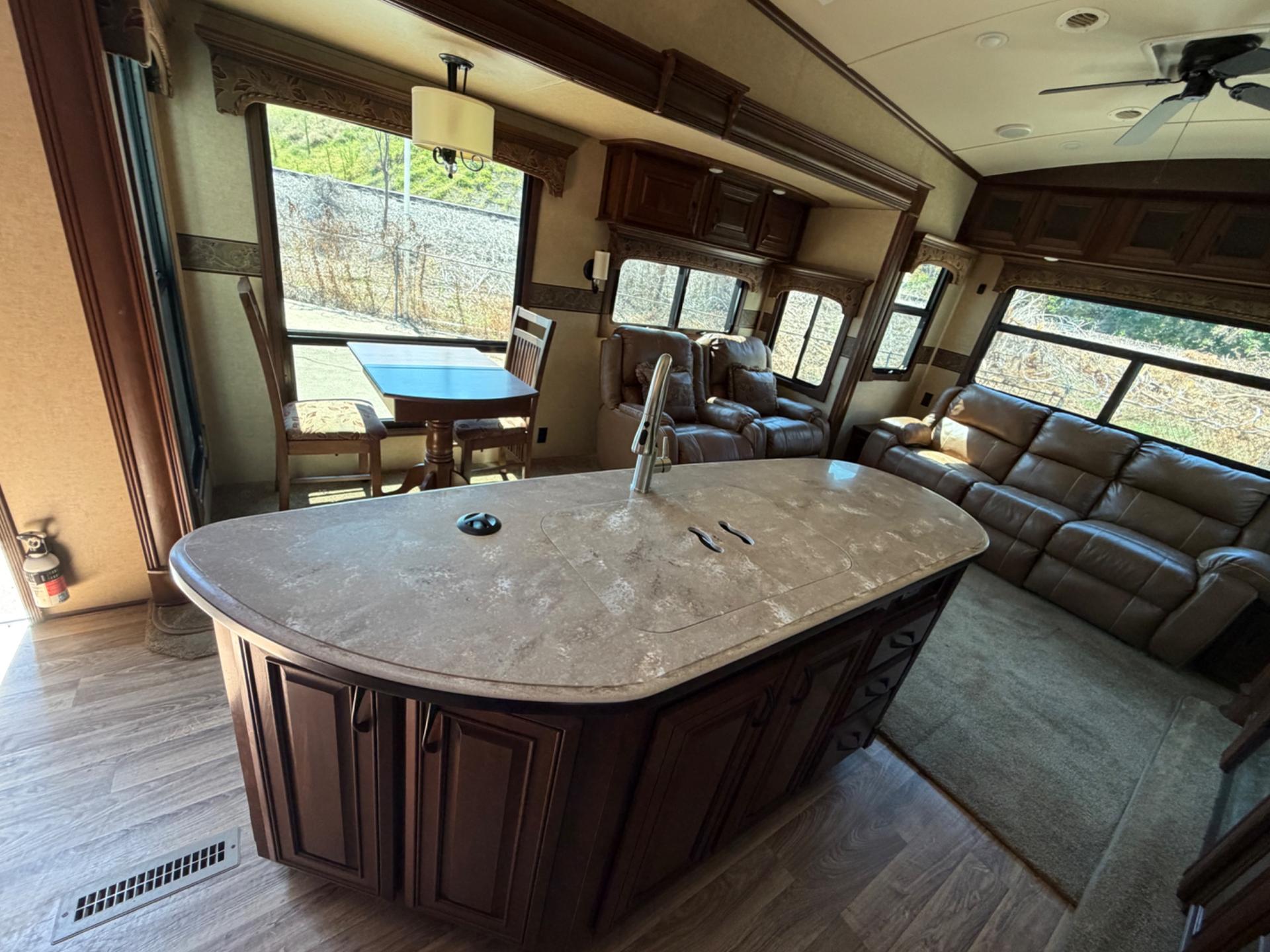 2015 Jayco 2015 Jayco Pinnacle - thumbnail 12