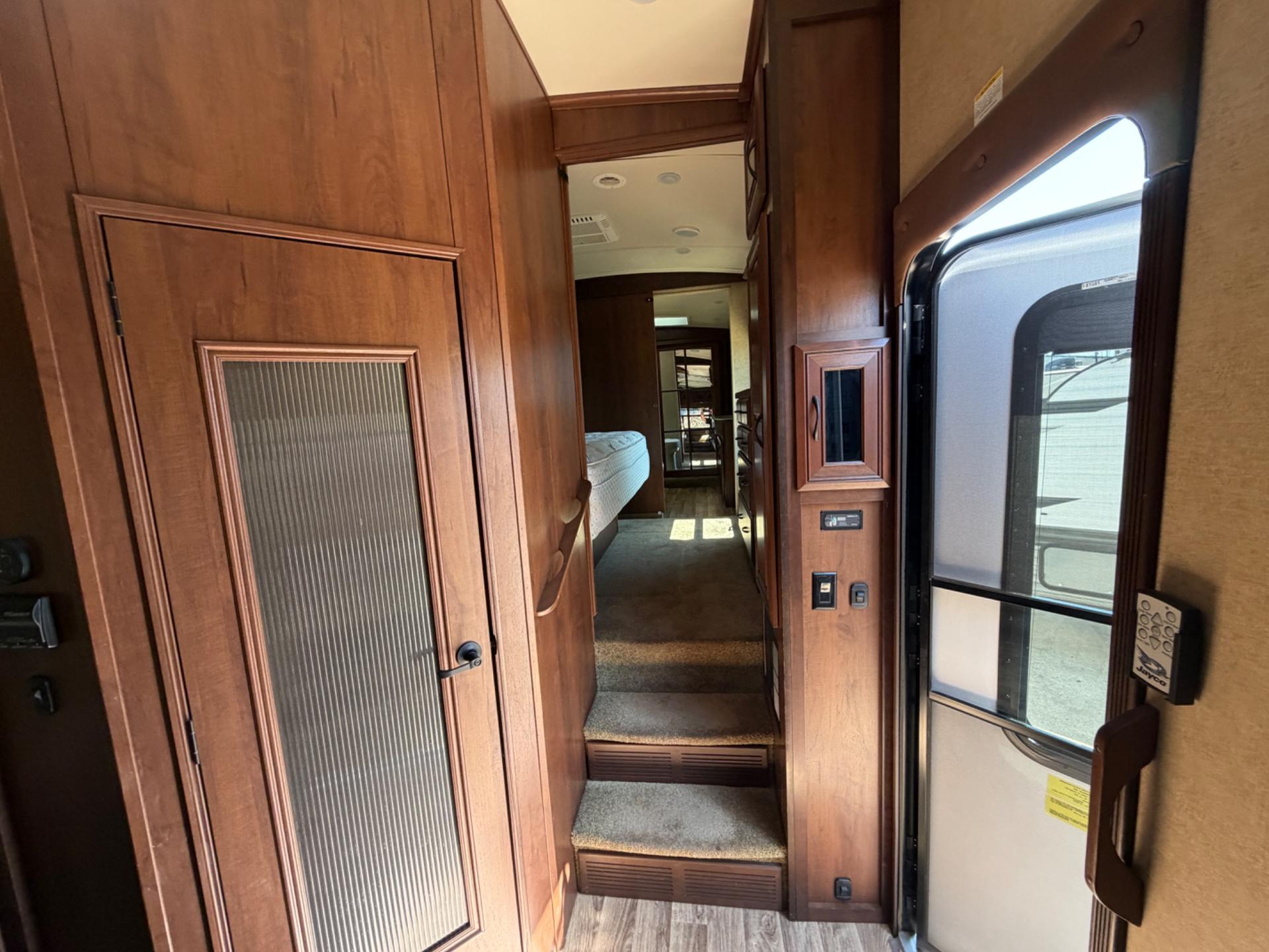 2015 Jayco 2015 Jayco Pinnacle - thumbnail 15