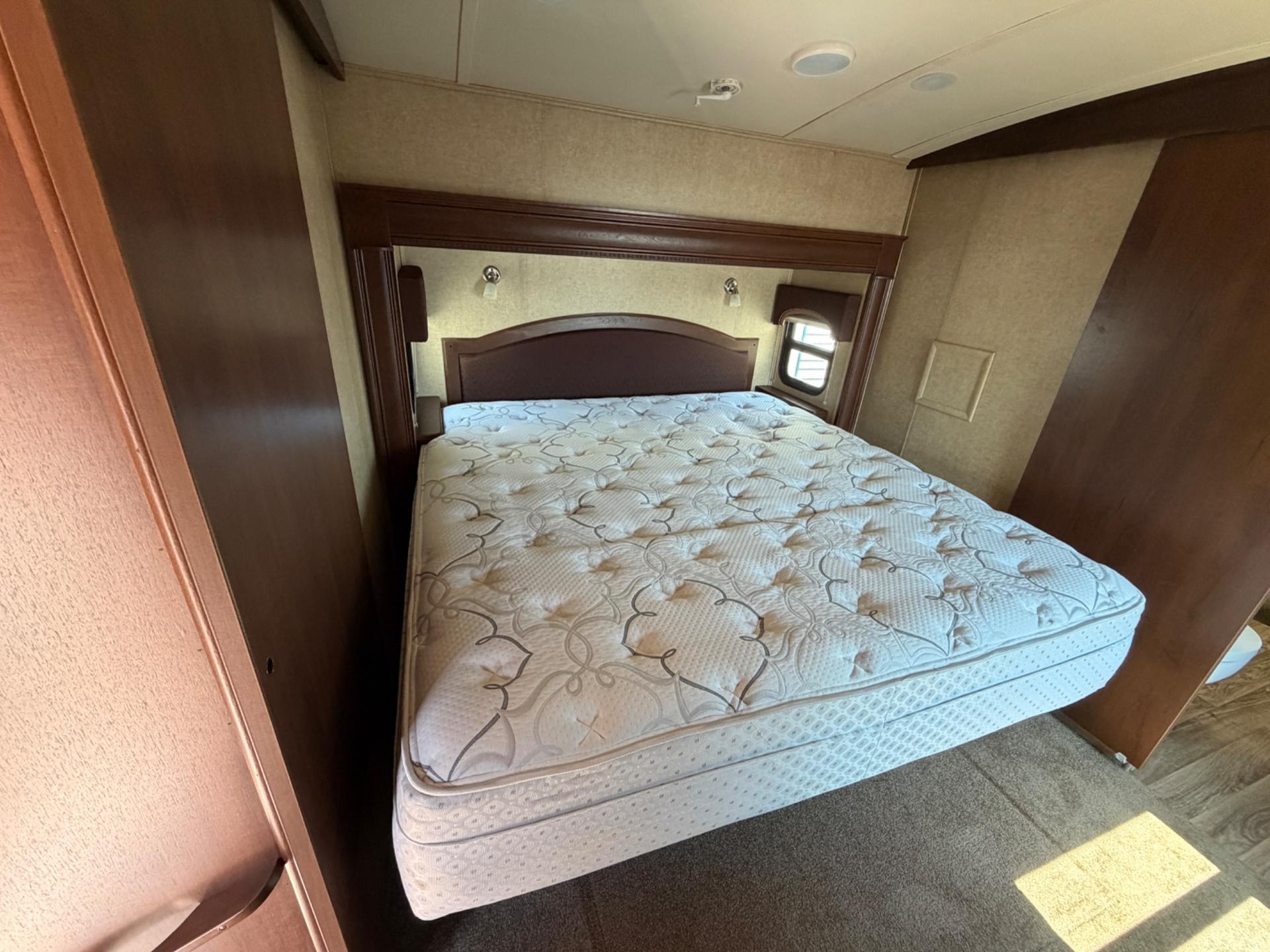 2015 Jayco 2015 Jayco Pinnacle - thumbnail 16