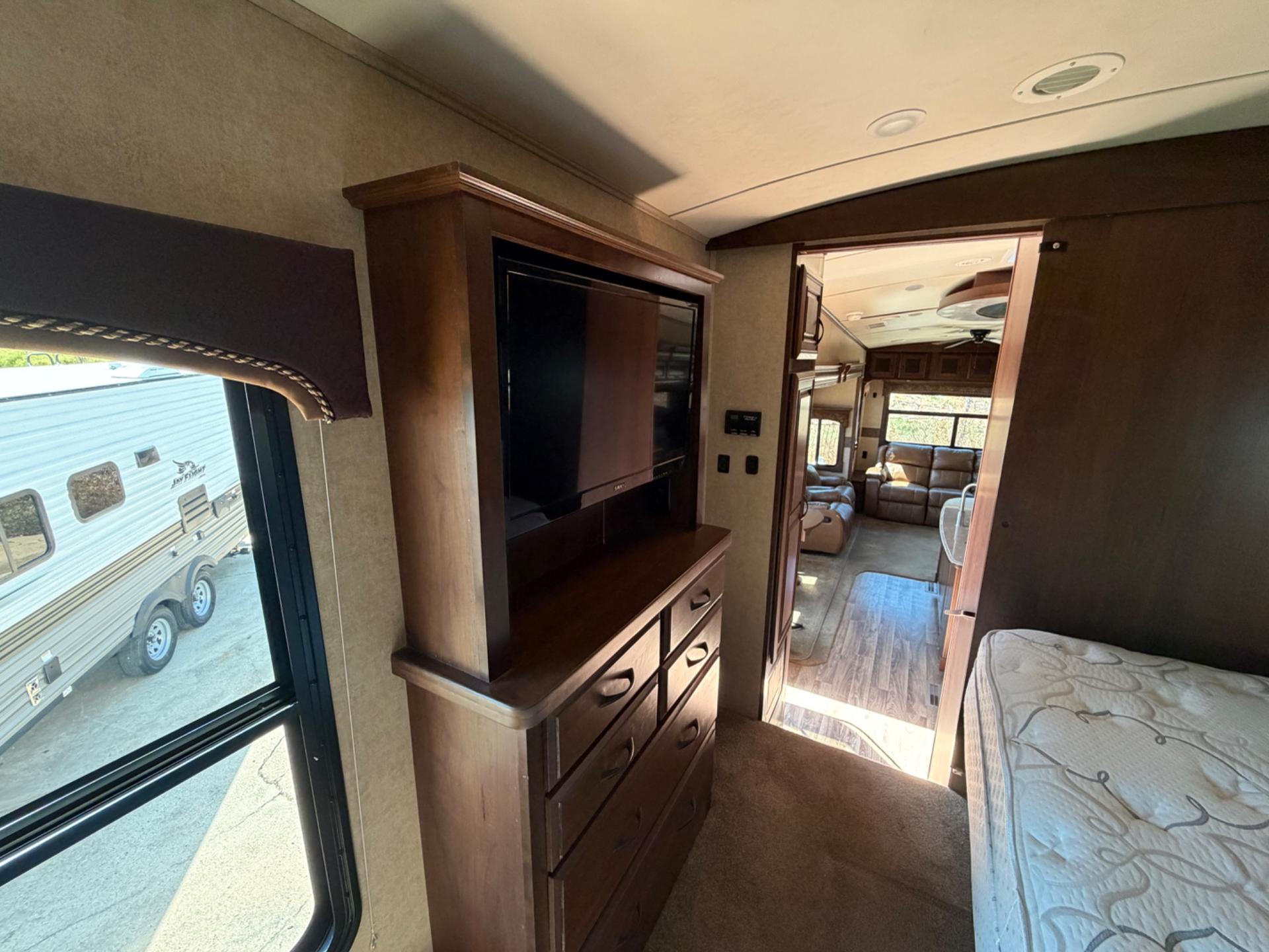 2015 Jayco 2015 Jayco Pinnacle - thumbnail 17