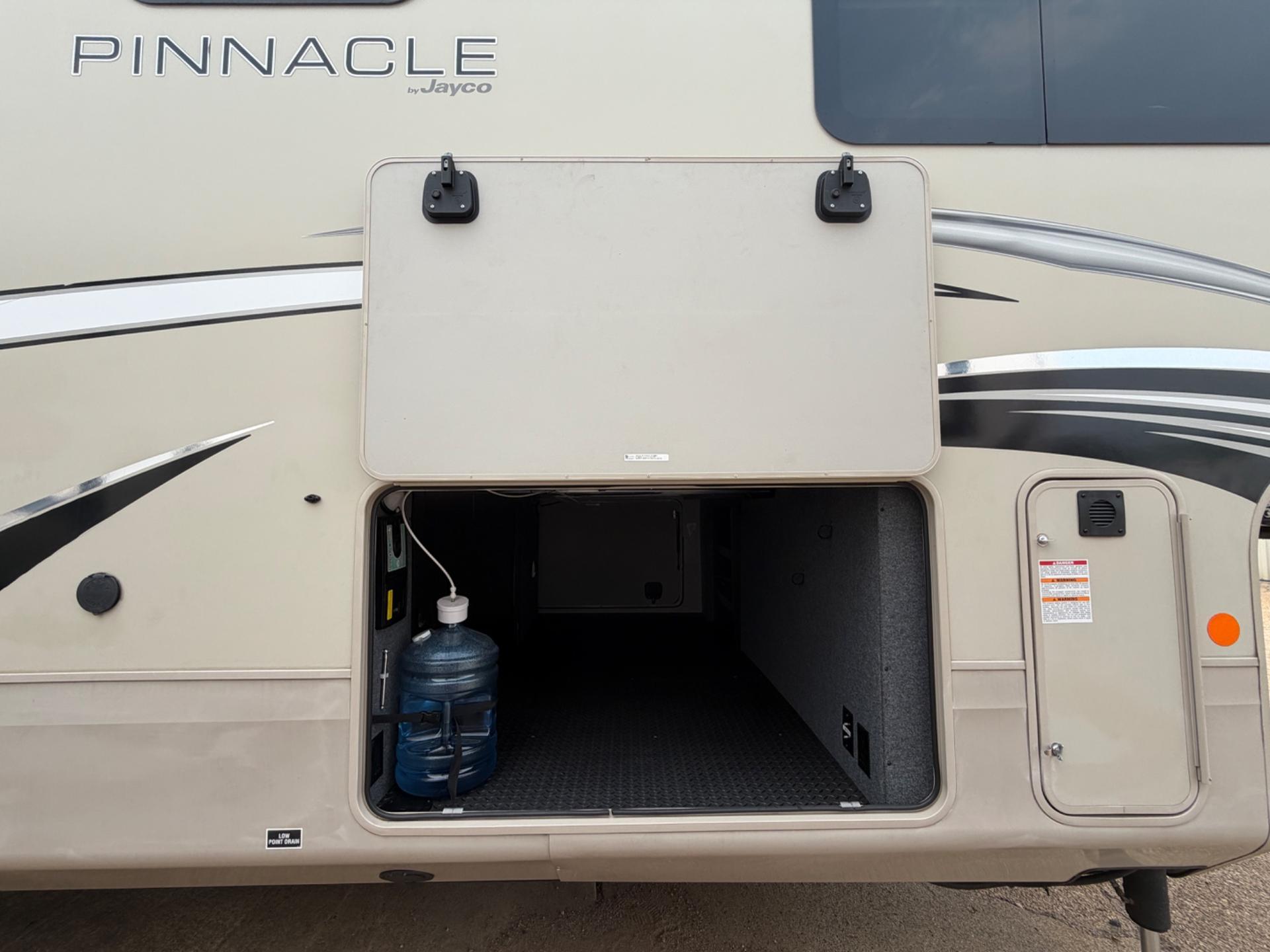 2021 Jayco 2021 Jayco Pinnacle - thumbnail 4