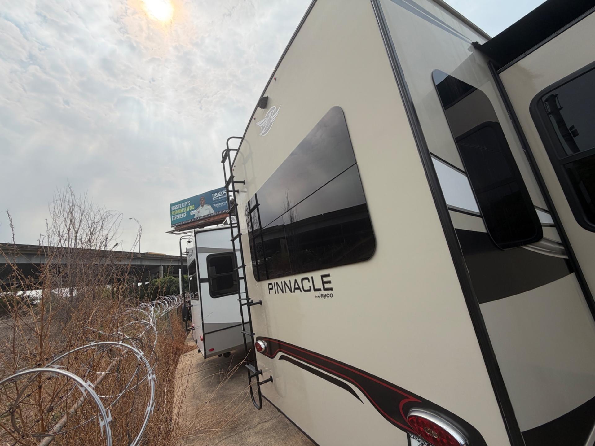 2021 Jayco 2021 Jayco Pinnacle - thumbnail 5
