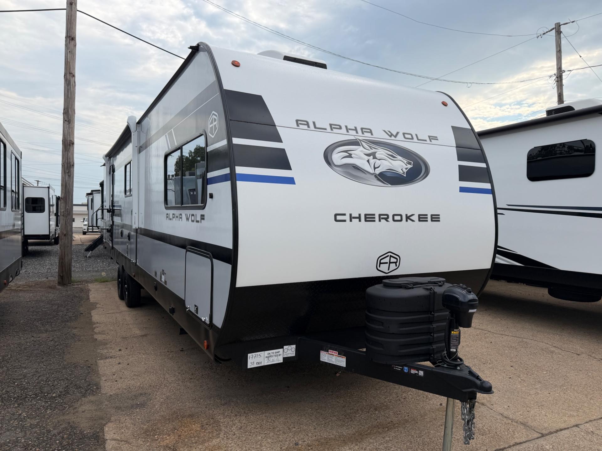 2027 Forest River 2027 Forest River Cherokee Alpha Wolf - thumbnail 3