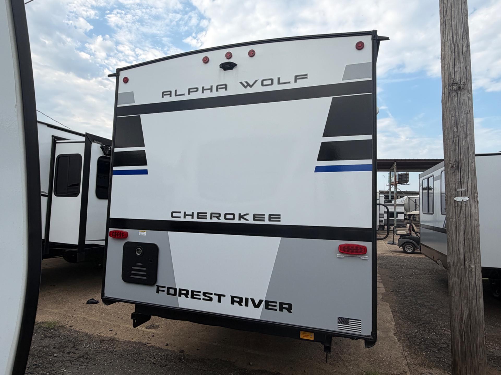 2027 Forest River 2027 Forest River Cherokee Alpha Wolf - thumbnail 4