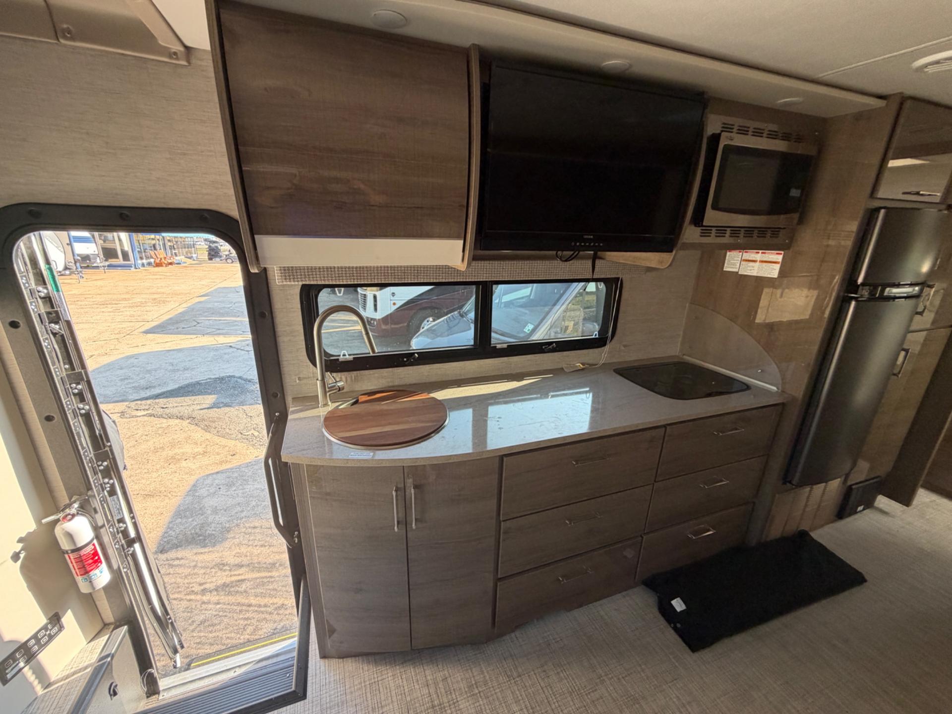2022 Entegra Coach 2022 Entegra Coach Qwest 24R - thumbnail 14