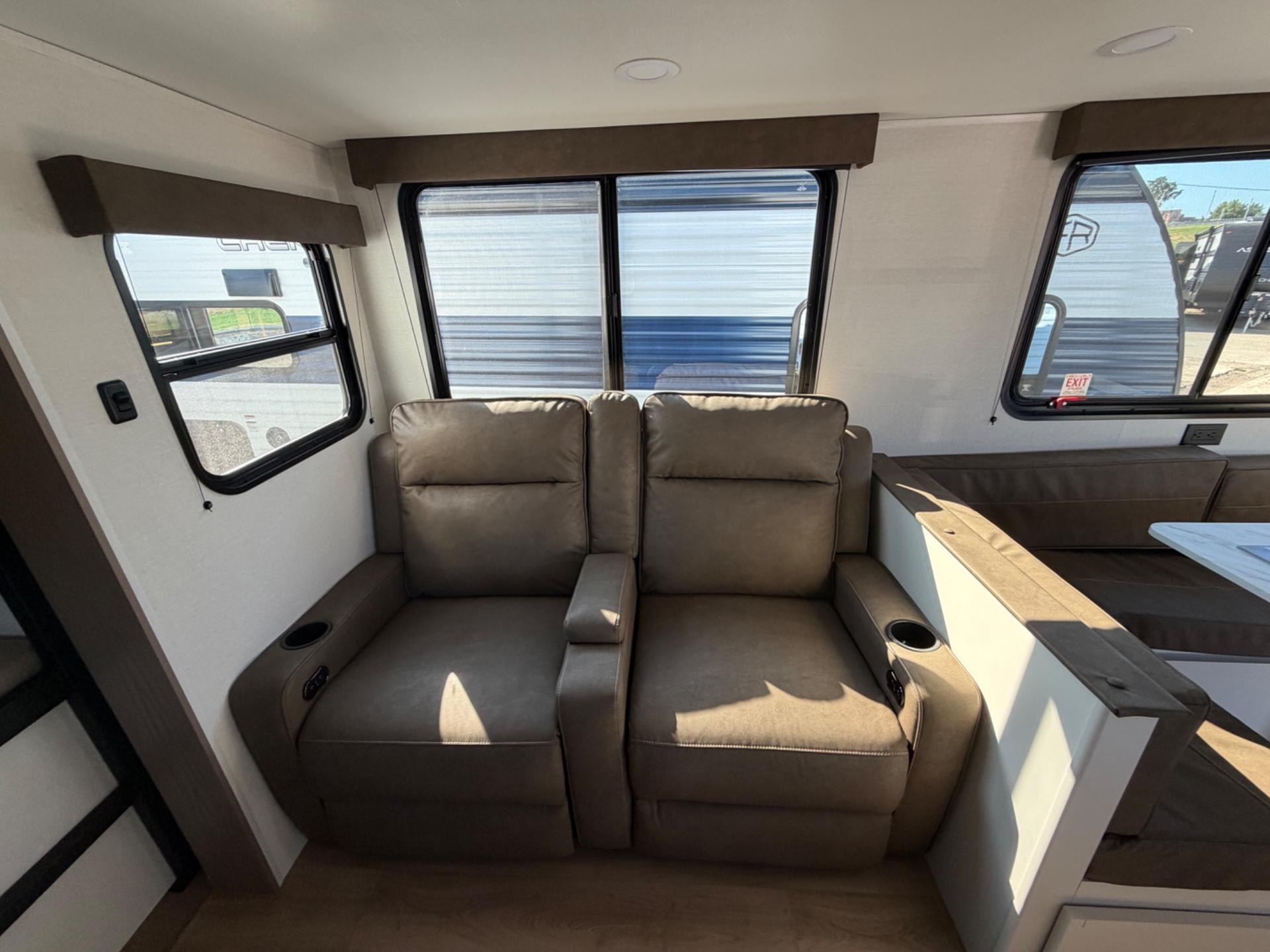 2027 Grand Design 2027 Grand Design Transcend Xplor - thumbnail 11