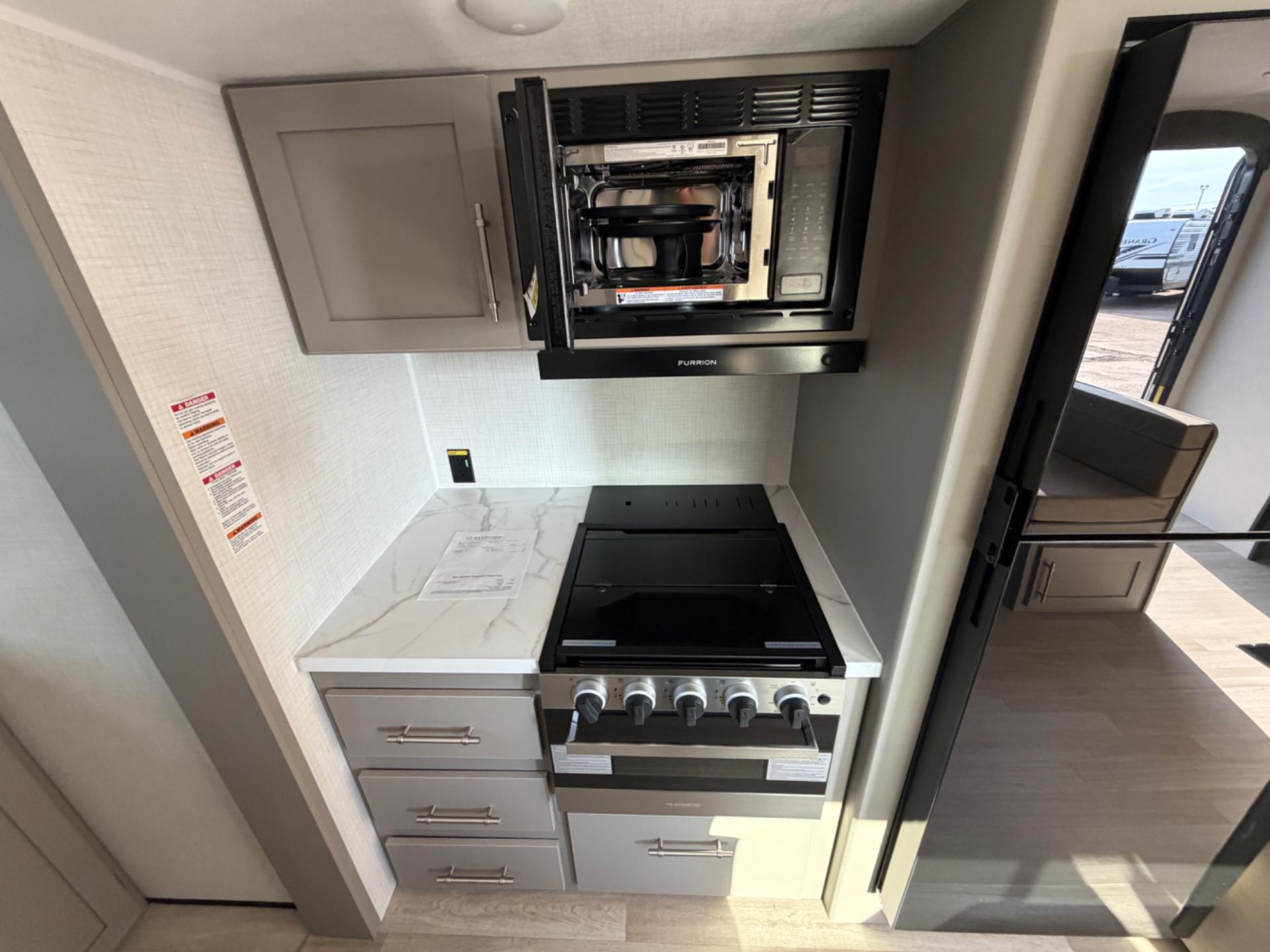 2027 Keystone 2027 Keystone Hideout - thumbnail 7