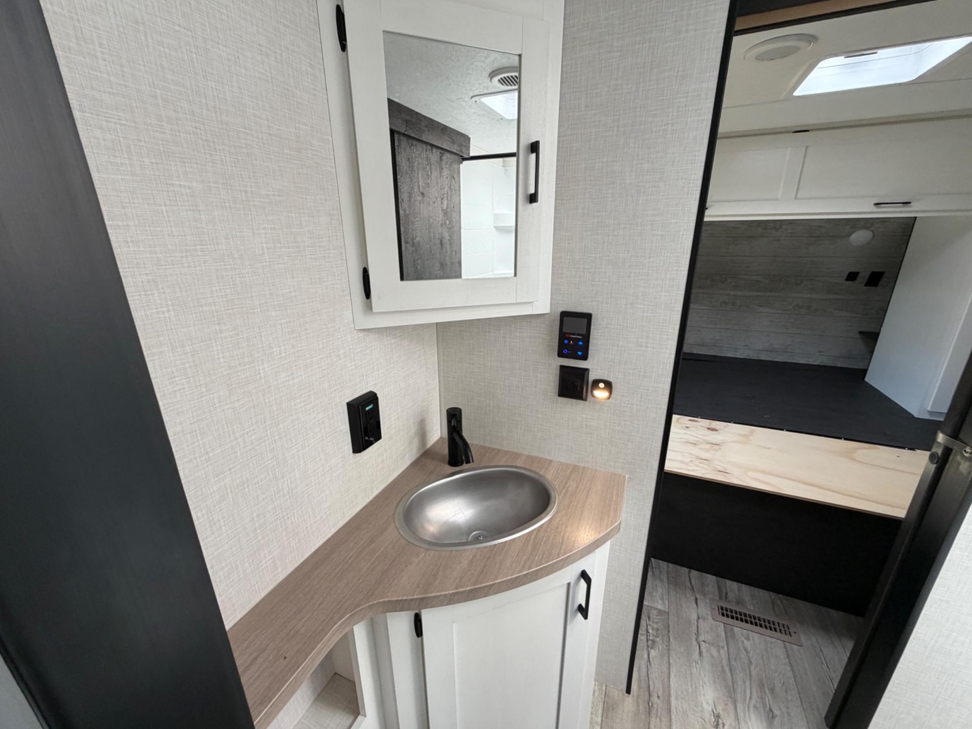 2025 Venture RV 2025 Venture RV Sienna - thumbnail 9