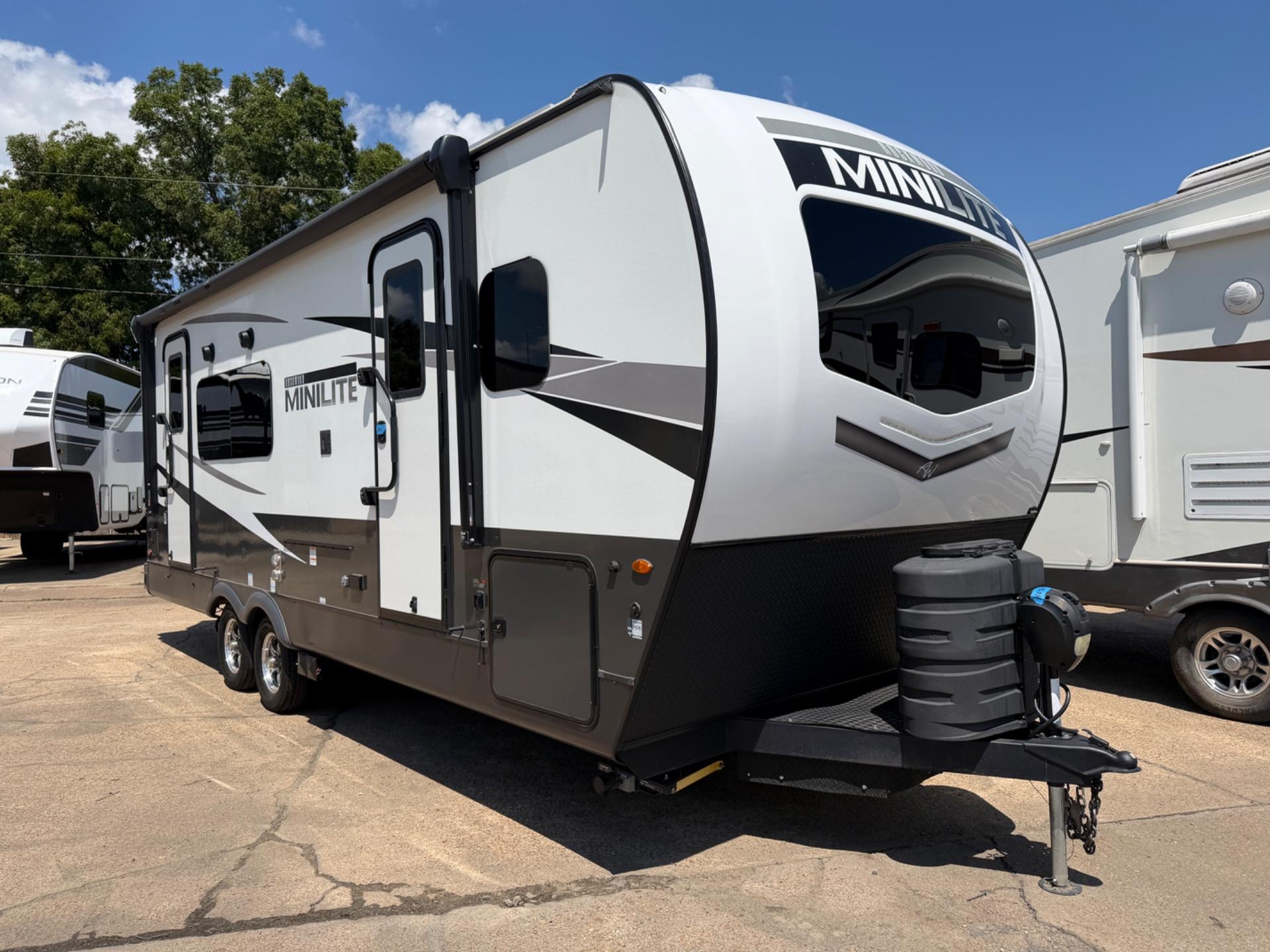 2024 Forest River ROCKWOOD MINI LITE 2515S