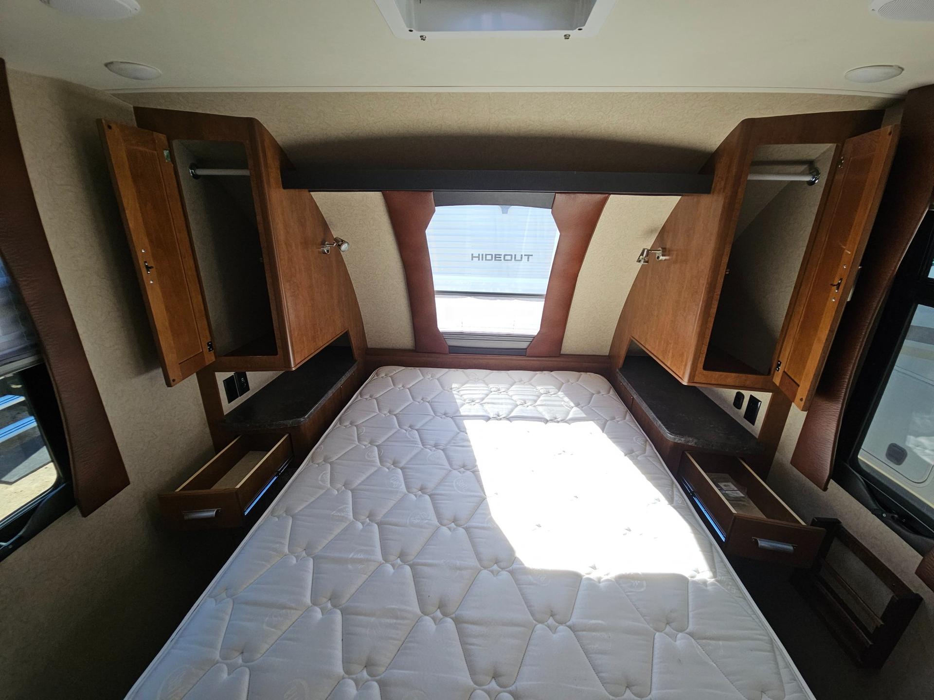 2018 Lance  2018 Lance  Travel Trailer - thumbnail 21