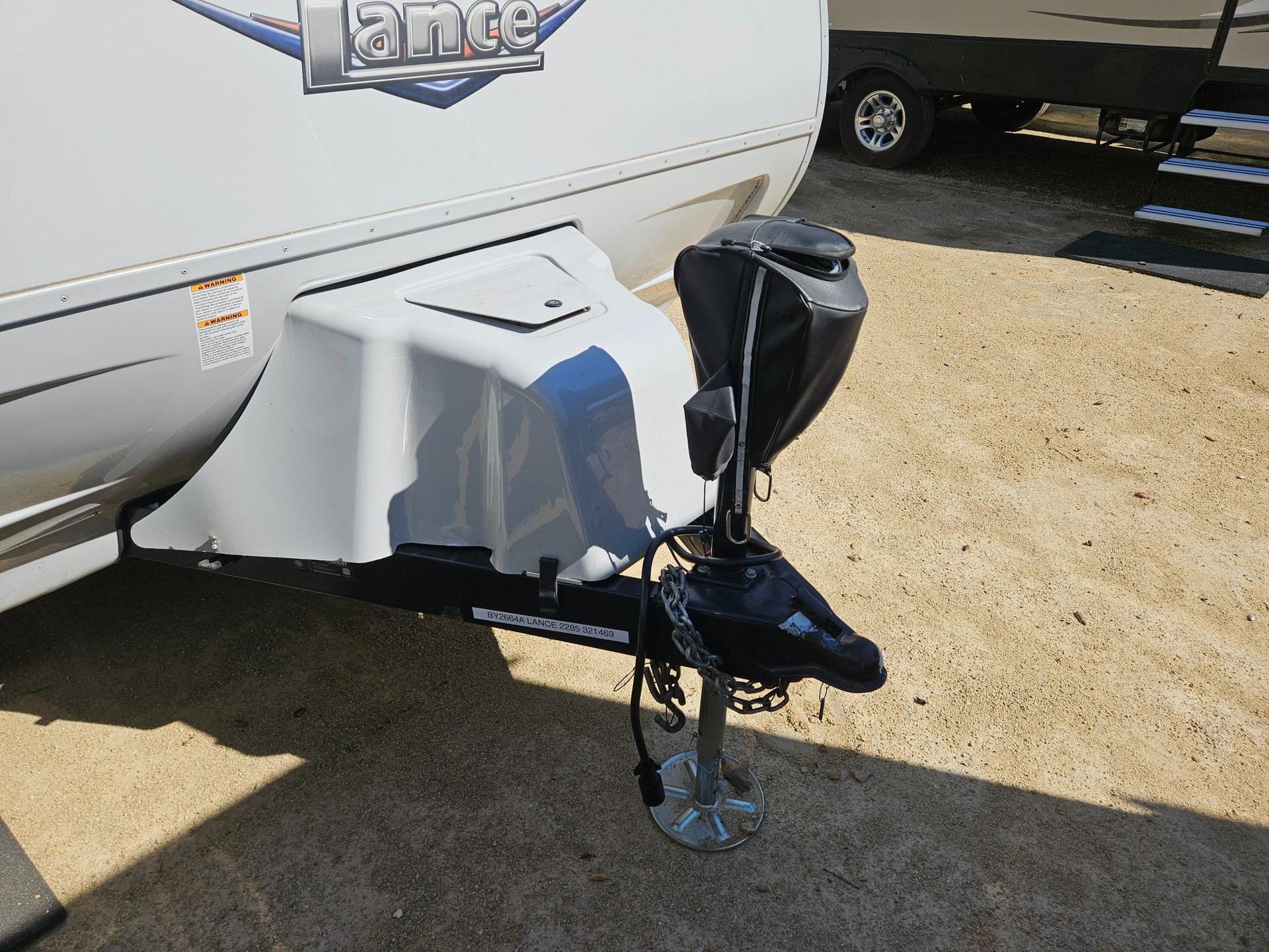 2018 Lance  2018 Lance  Travel Trailer - thumbnail 23