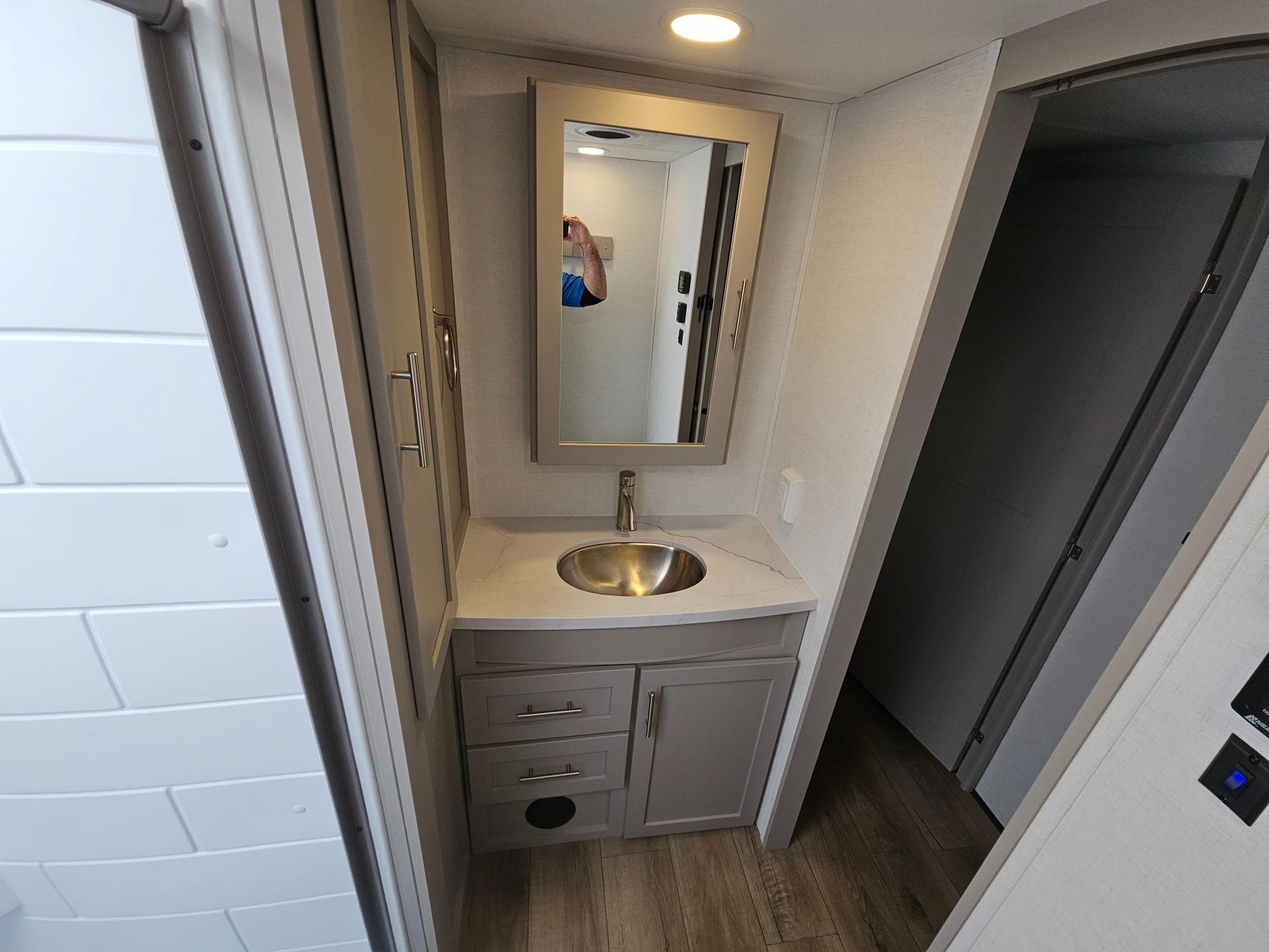 2026 Alliance RV 2026 Alliance RV Avenue - thumbnail 27